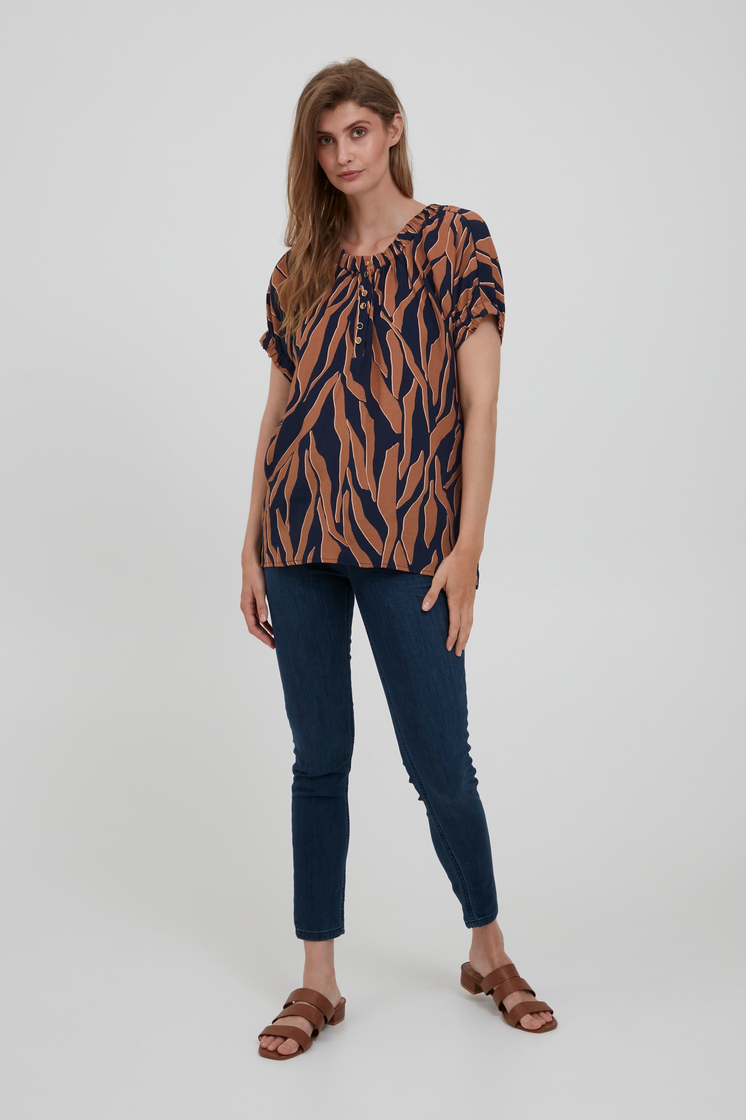 Blouse with short sleeve LOOKBOOK FRONT 20404148-200879