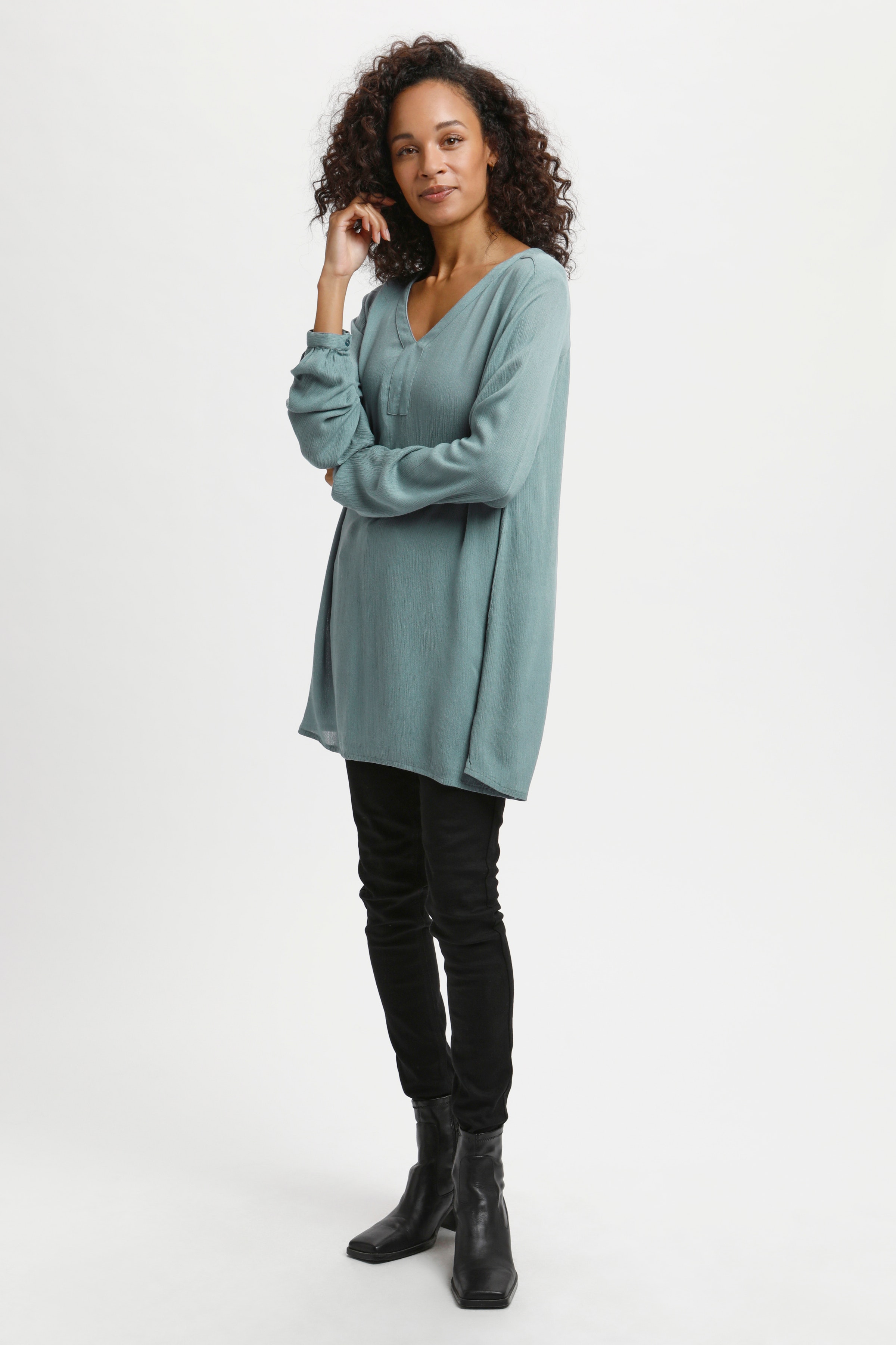 Amber Tunika LOOKBOOK FRONT 501038-184215