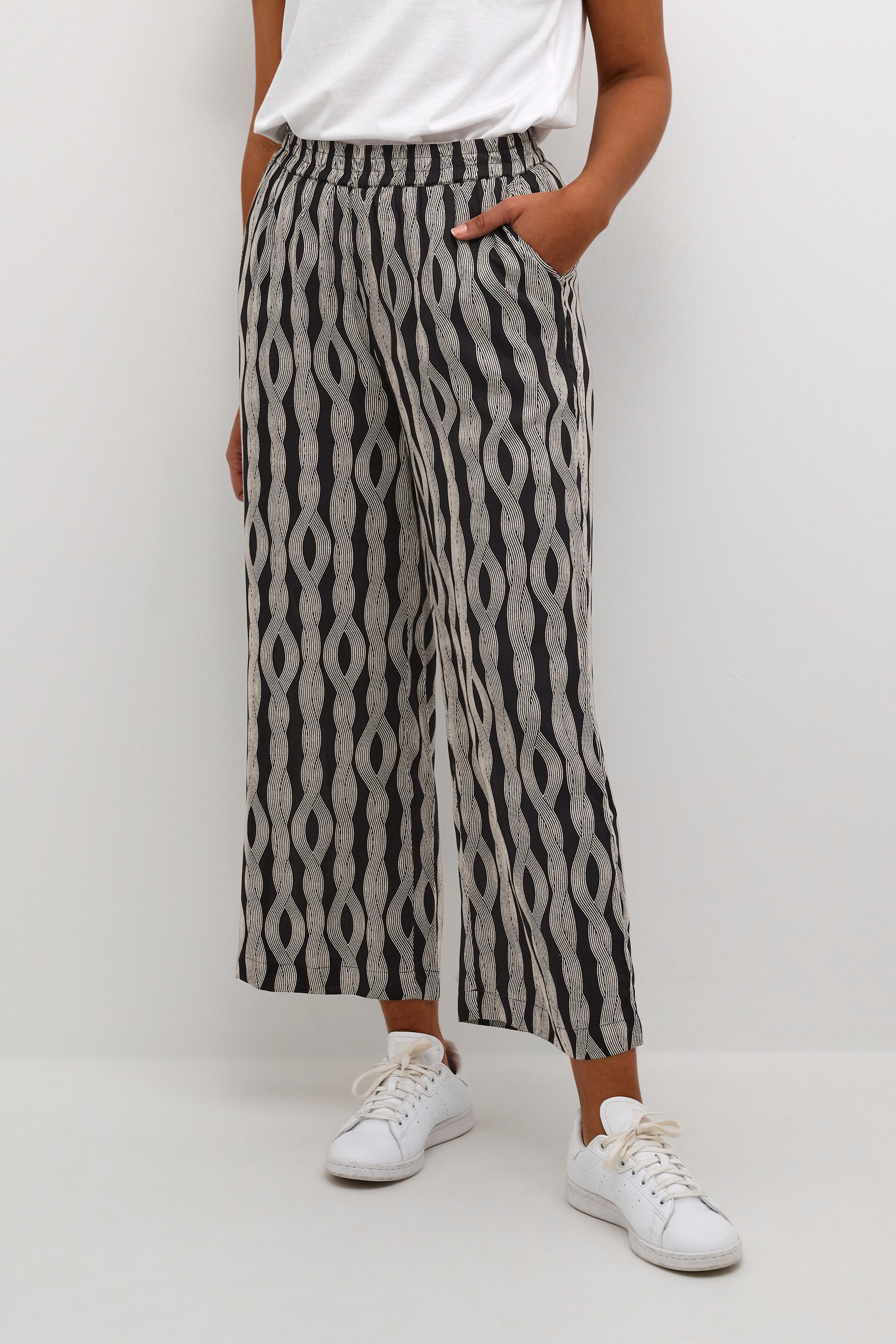 KAsanne Bukser LOOKBOOK FRONT 10508978-106143