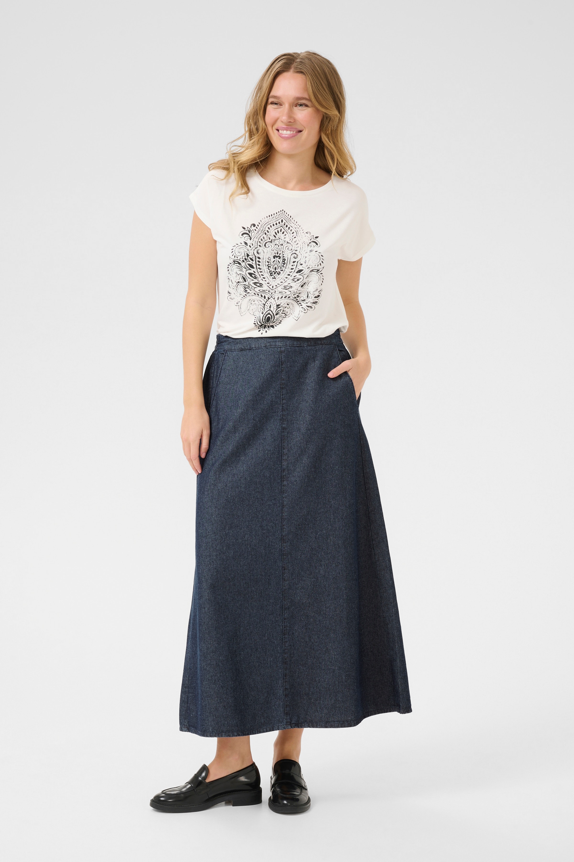 BPalice Skirt LOOKBOOK FRONT 10590940-107757B