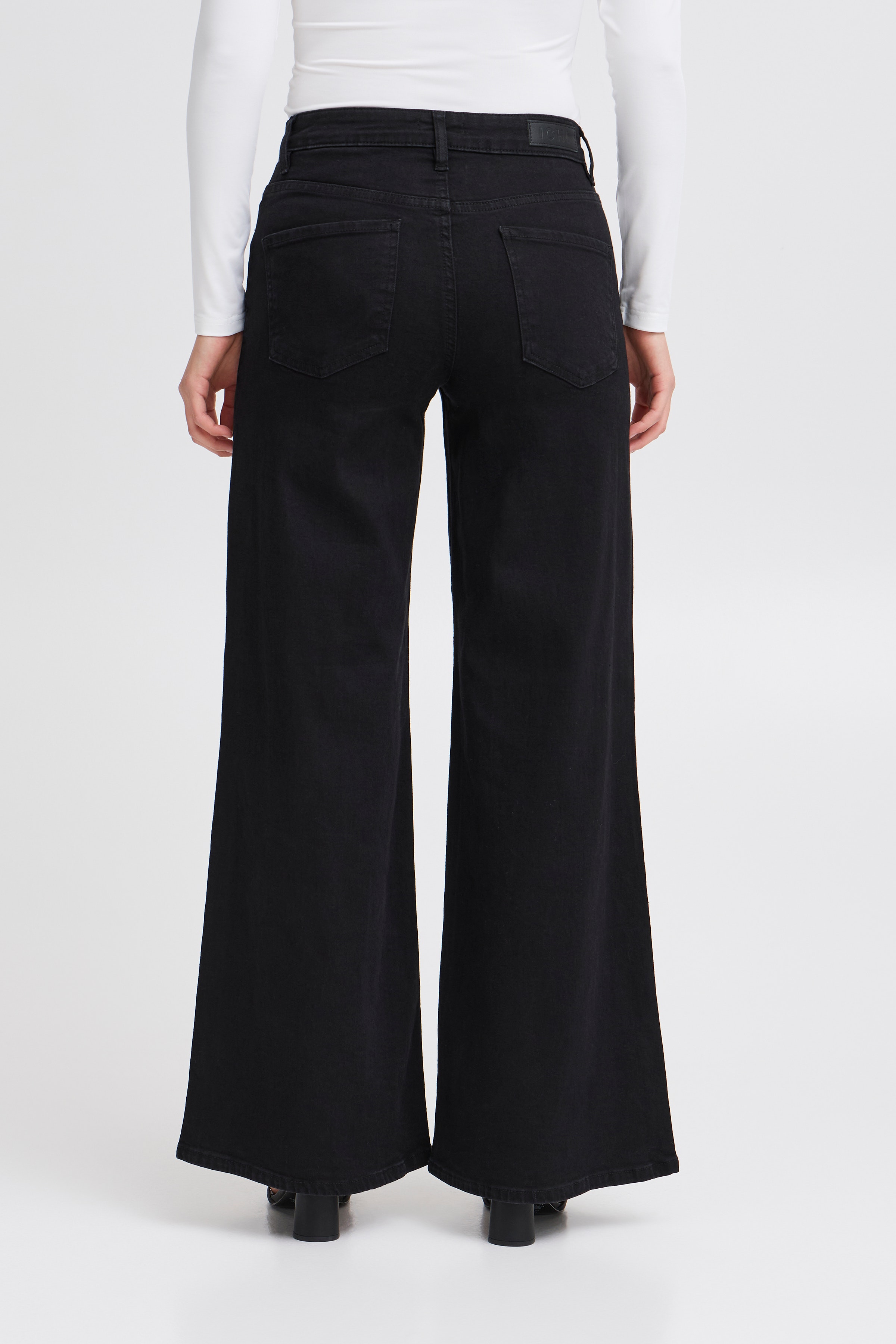 IHTWIGGY WIDE Jeans LOOKBOOK BACK 20119022-194008