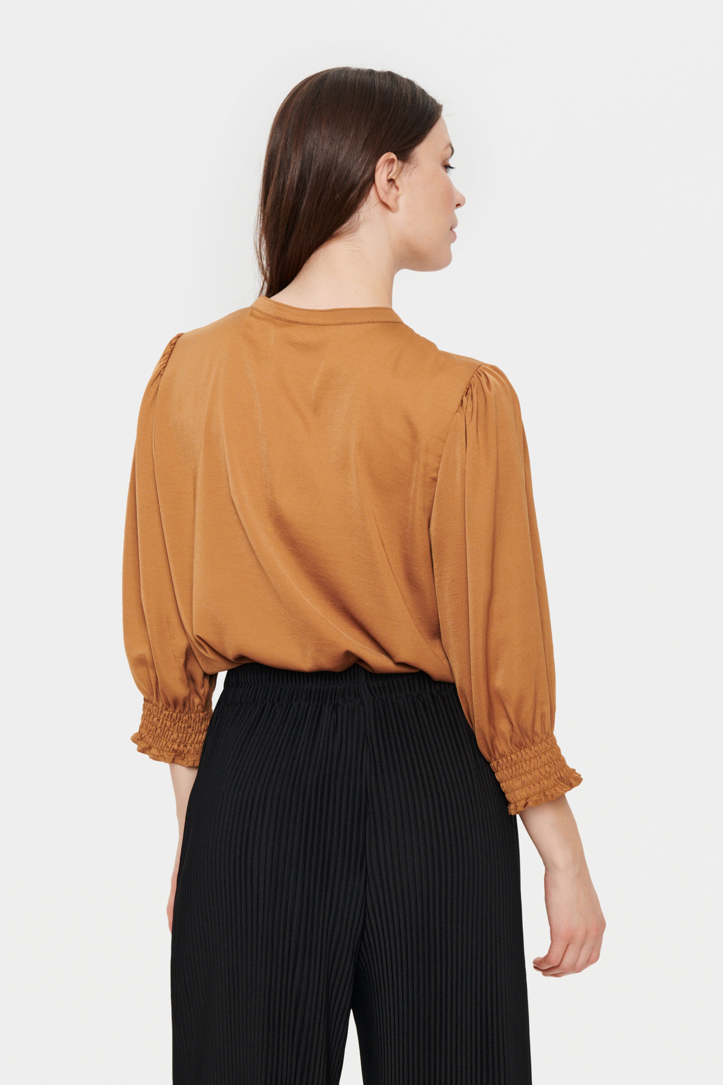 NunniSZ Blouse LOOKBOOK BACK 30512966-180933