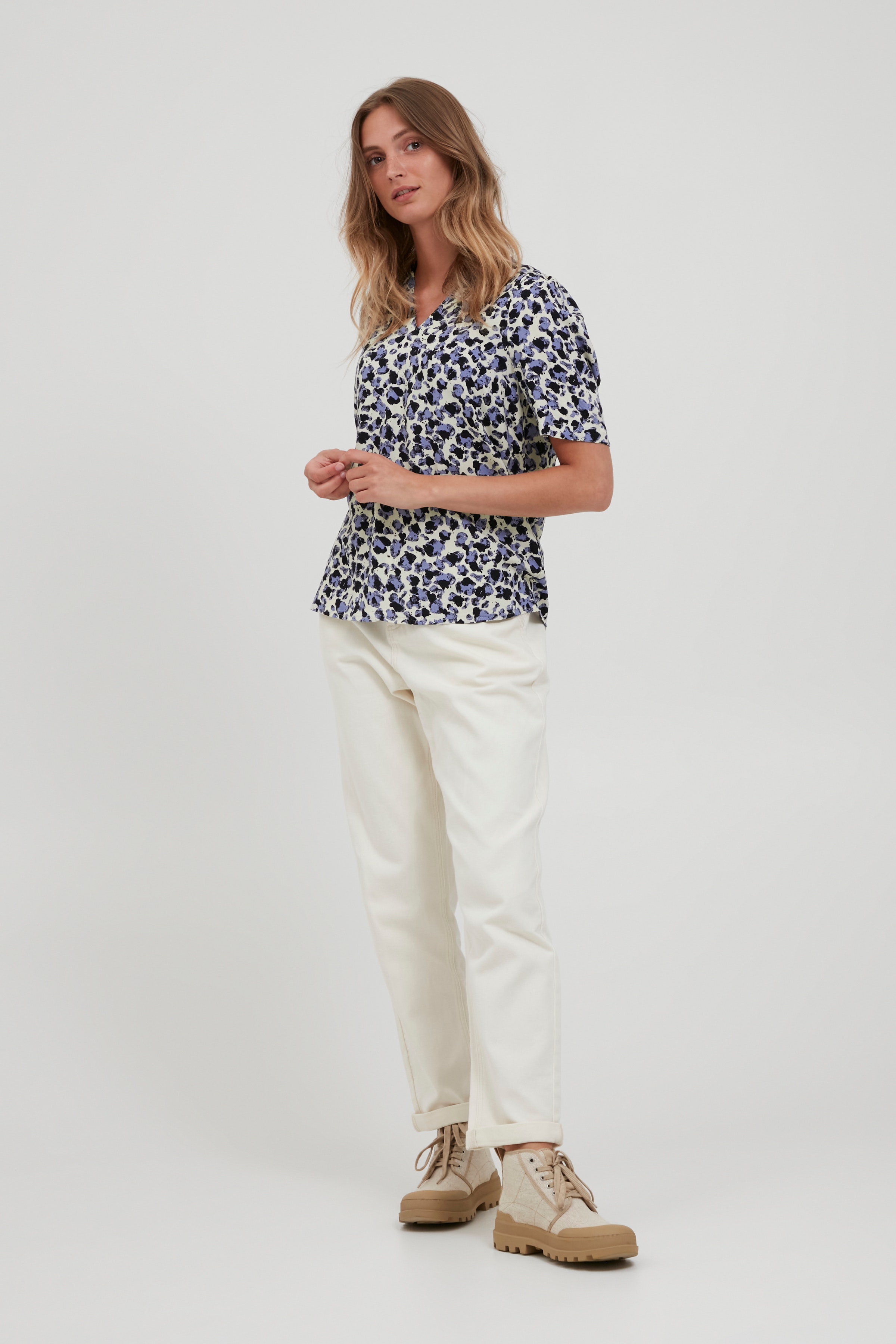 Blouse met korte mouwen LOOKBOOK FRONT 20810144-200861
