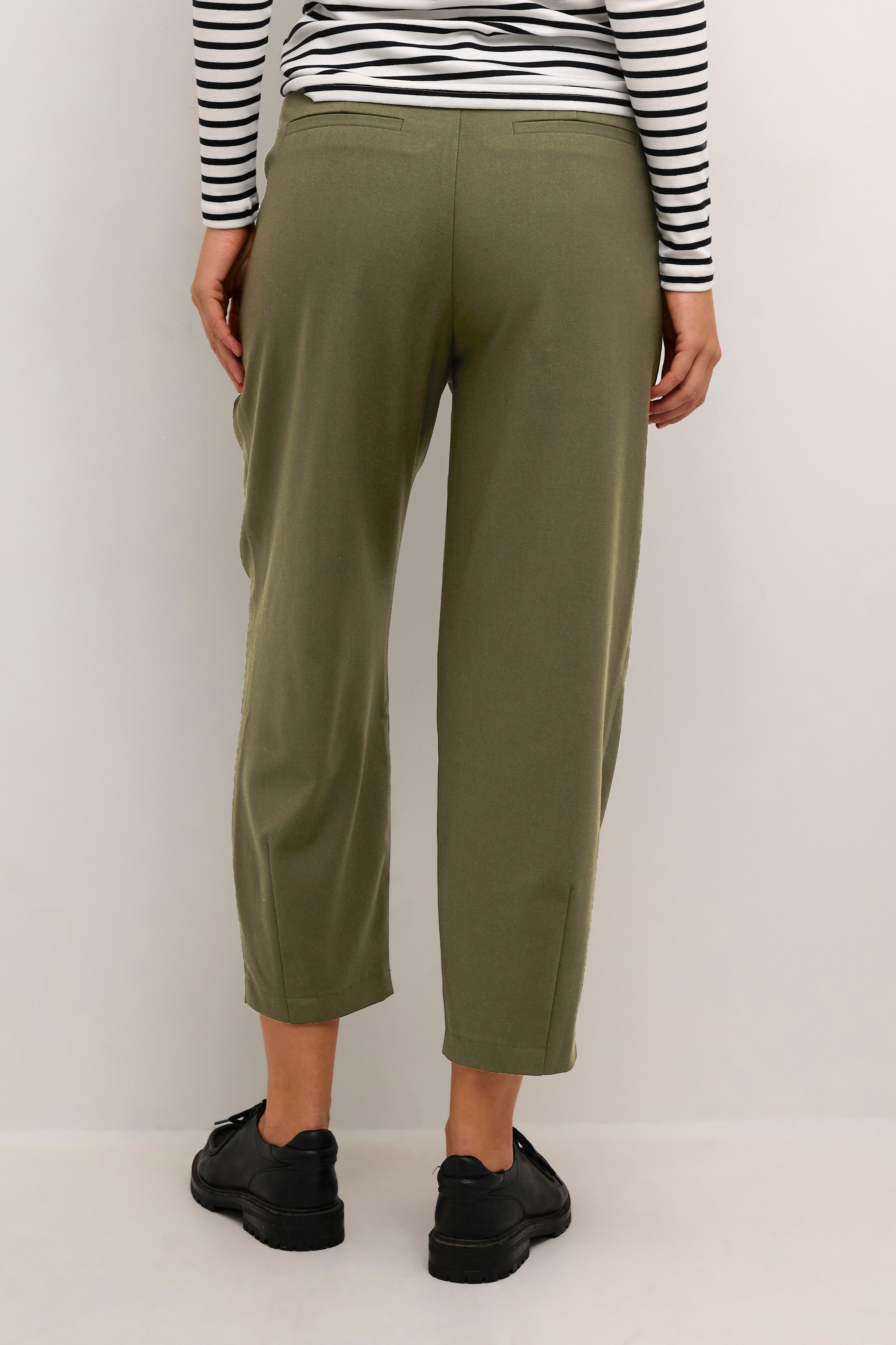 KAmerle Trousers LOOKBOOK BACK 10504769-190414