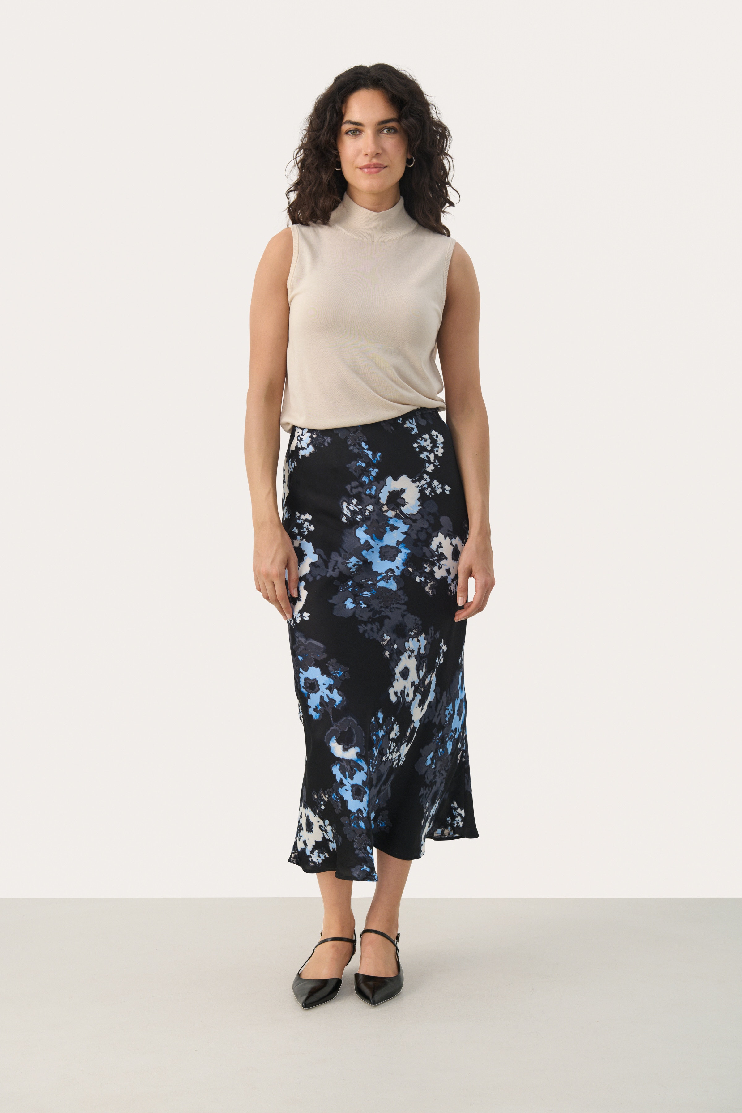 LaurinaPW Skirt LOOKBOOK FRONT 30308872-303185