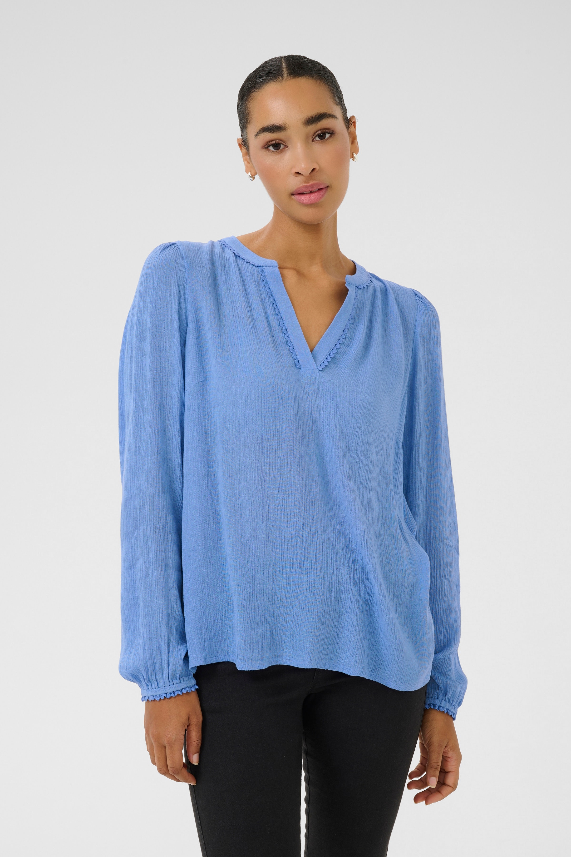 KAno Bluse LOOKBOOK FRONT 10510202-183936
