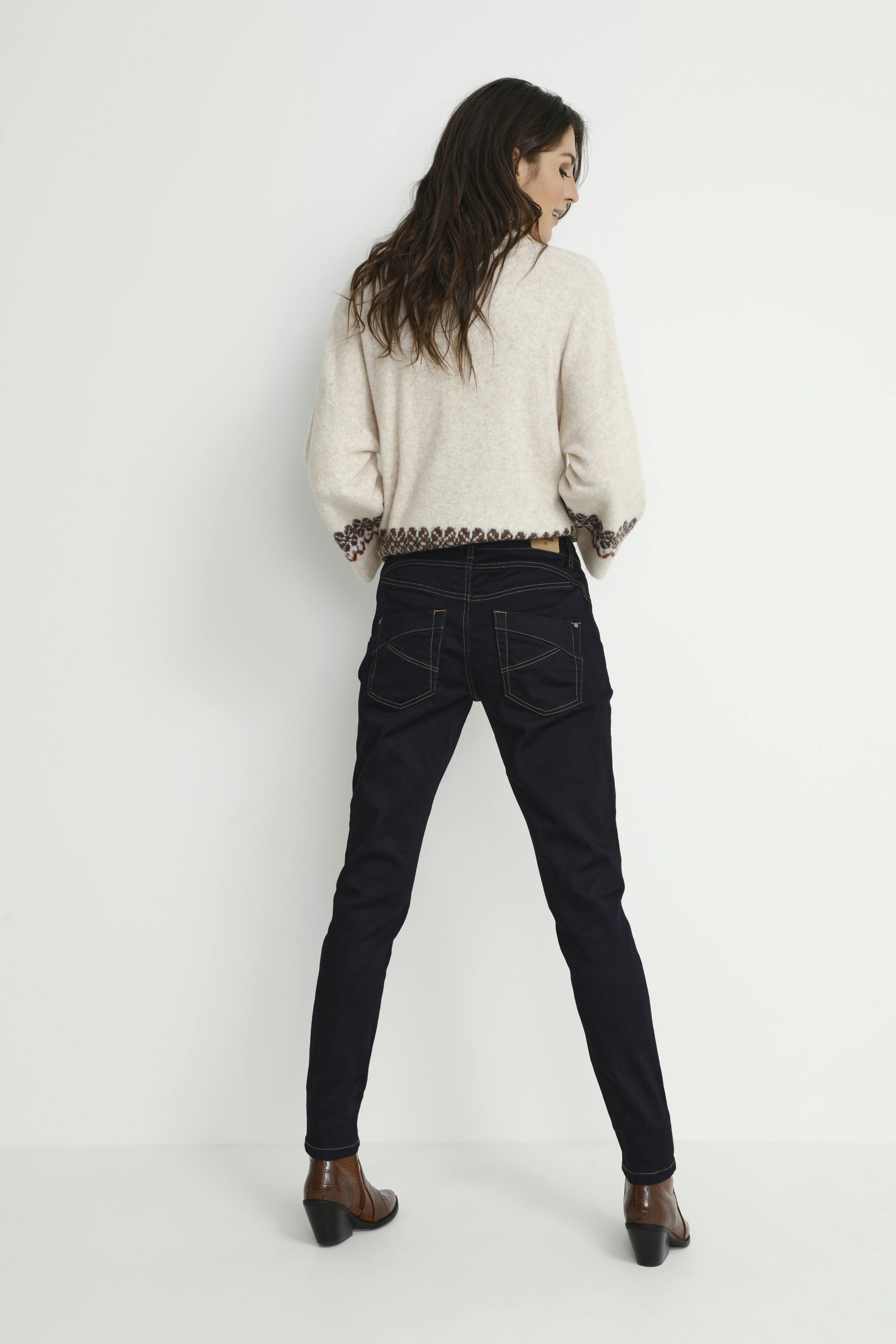 CRSandy Jeans LOOKBOOK BACK 10610602-101402