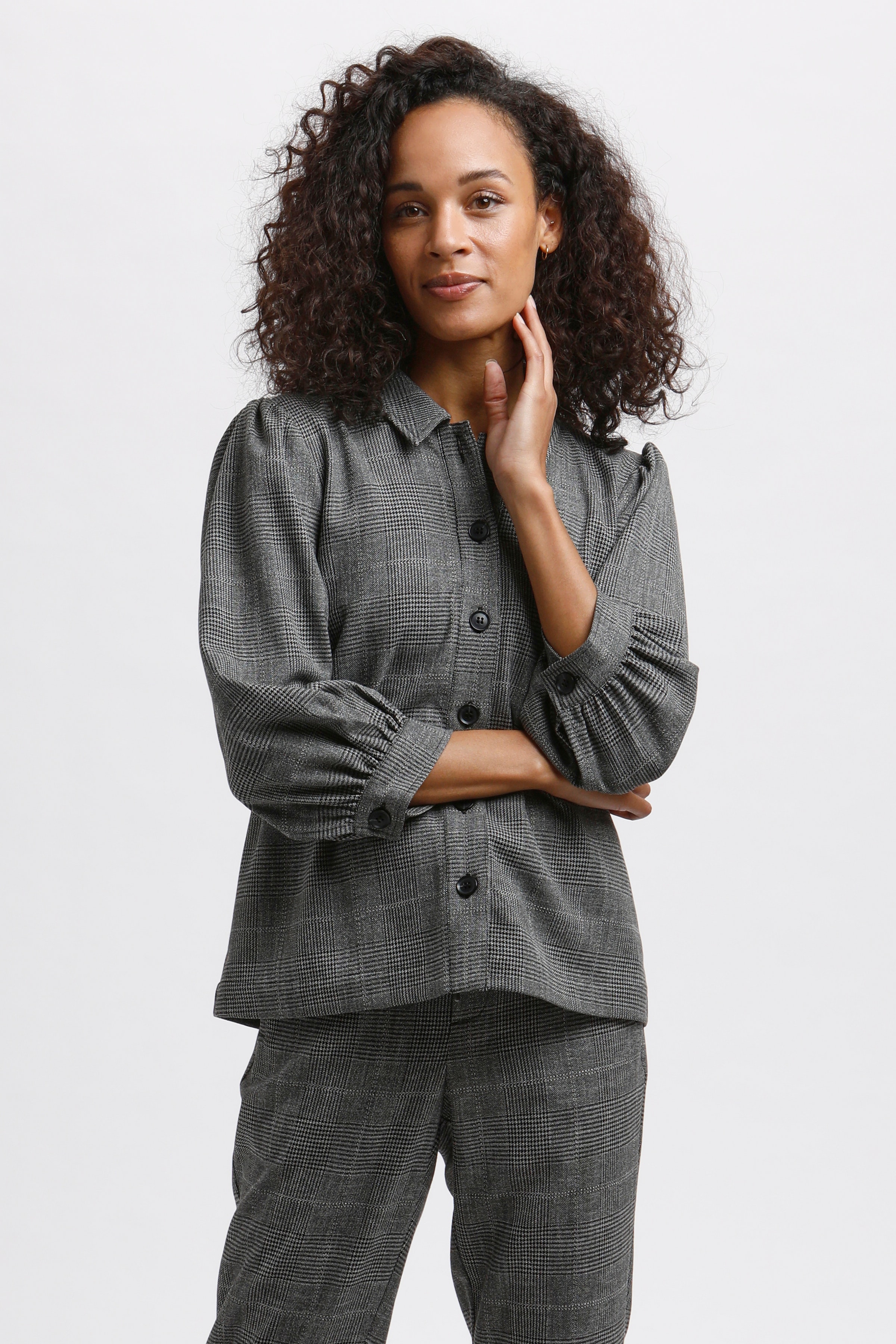 KAsistina Hemd LOOKBOOK FRONT 10505738-101637
