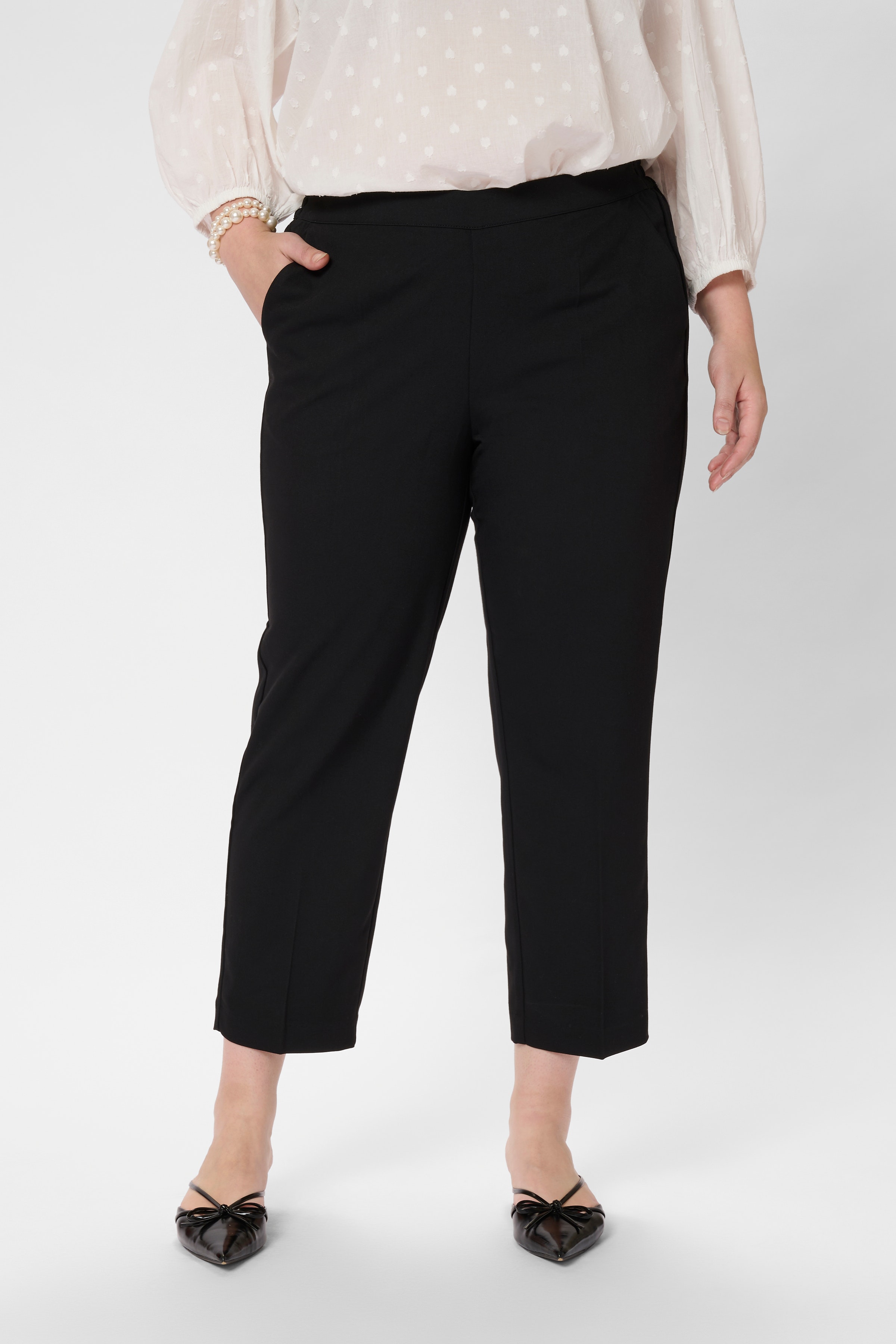 KCsakira Trousers LOOKBOOK FRONT 10580650-100121