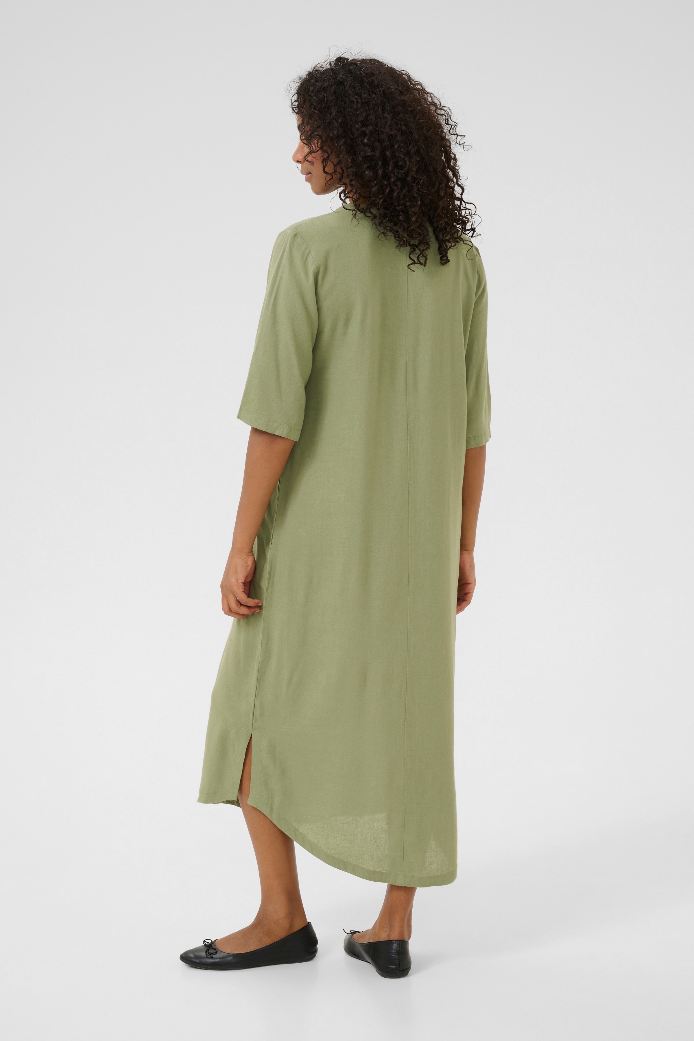KAmilia Lin kjole LOOKBOOK BACK 10508312-170115