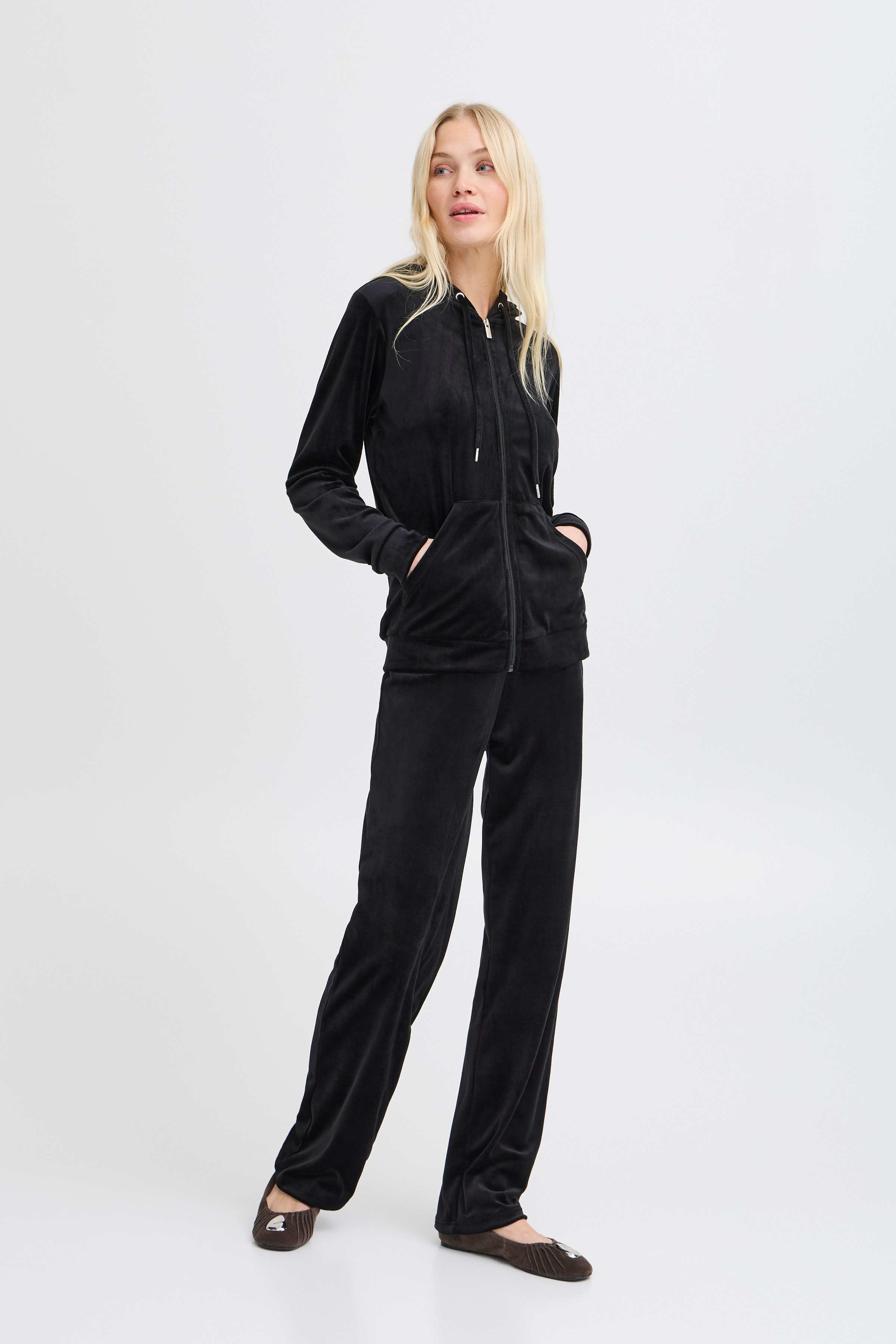 BYMITZA Jogging suit LOOKBOOK FRONT 20810786-200451