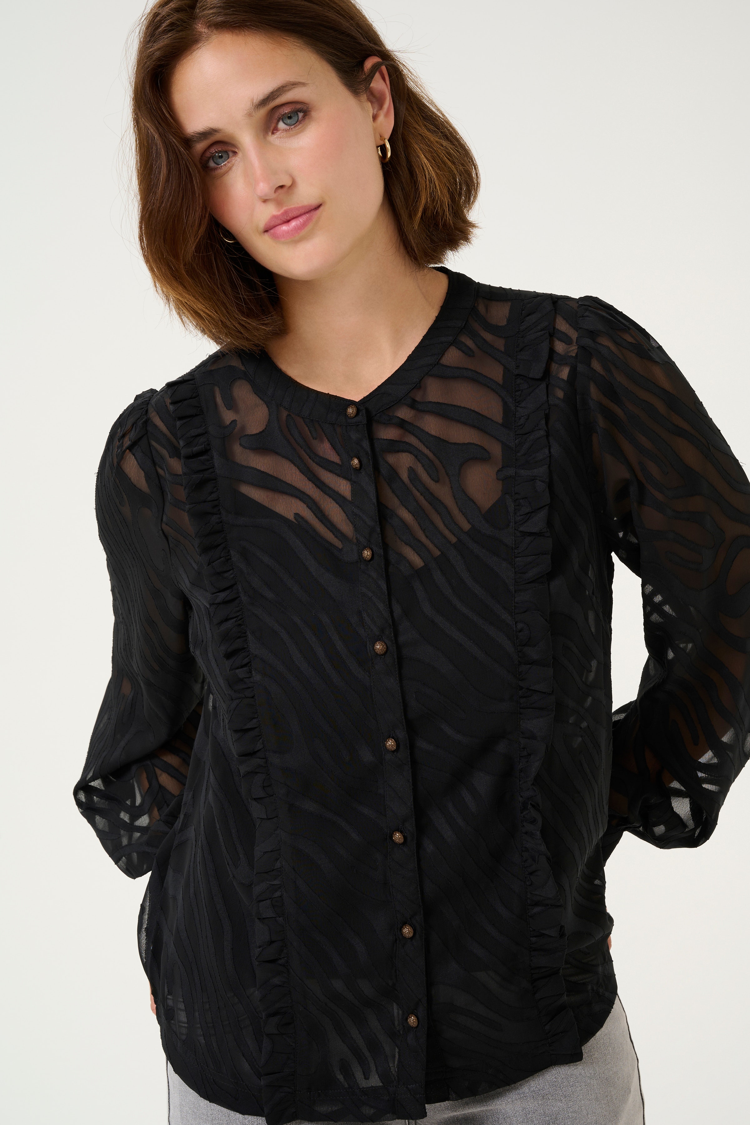 CRYana Shirt LOOKBOOK DETAIL 10611984-107365