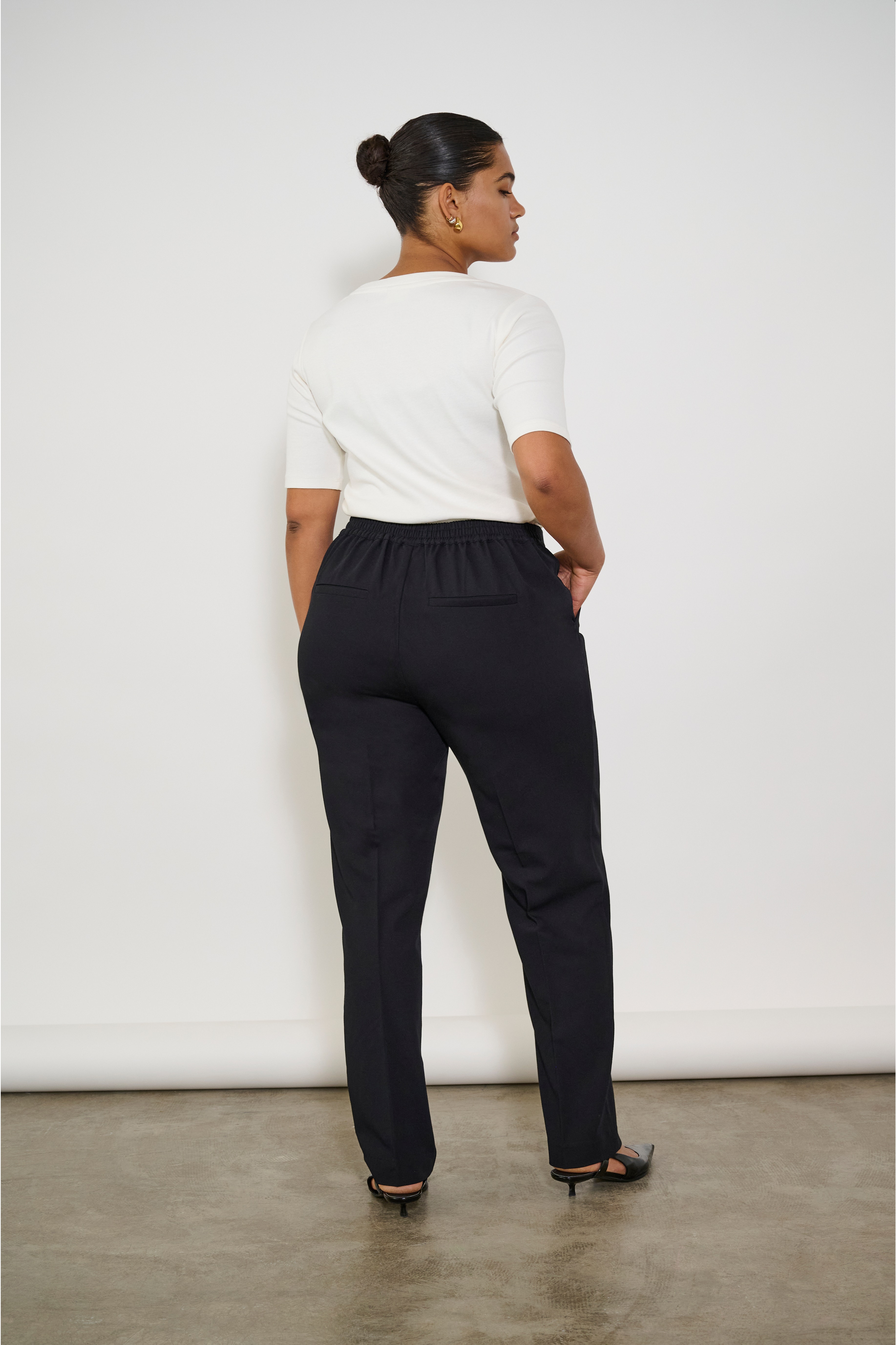 KCsakira Trousers LOCATION NONE 10581088-100121