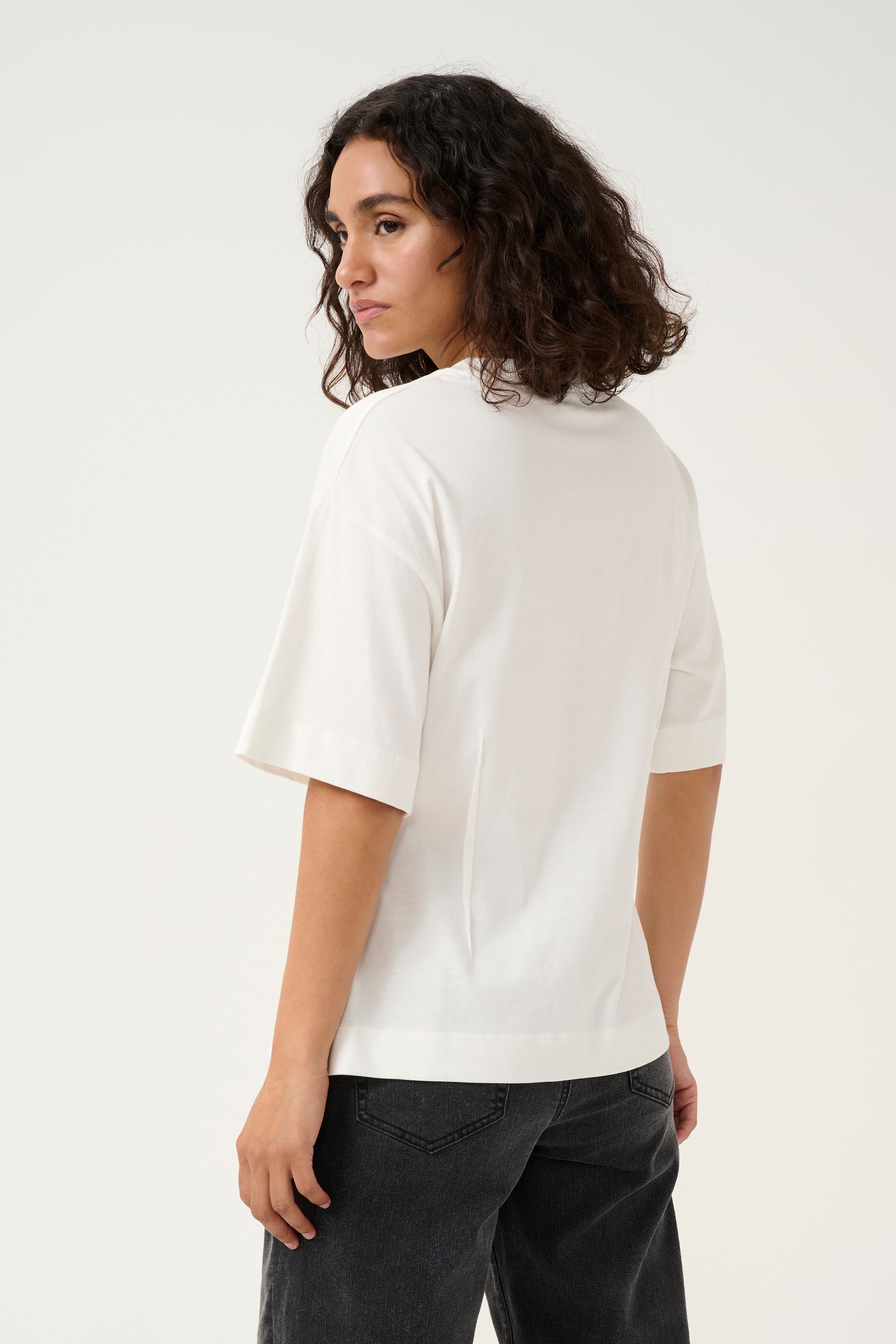 KAmorina T-shirt LOOKBOOK BACK 10509469-110602