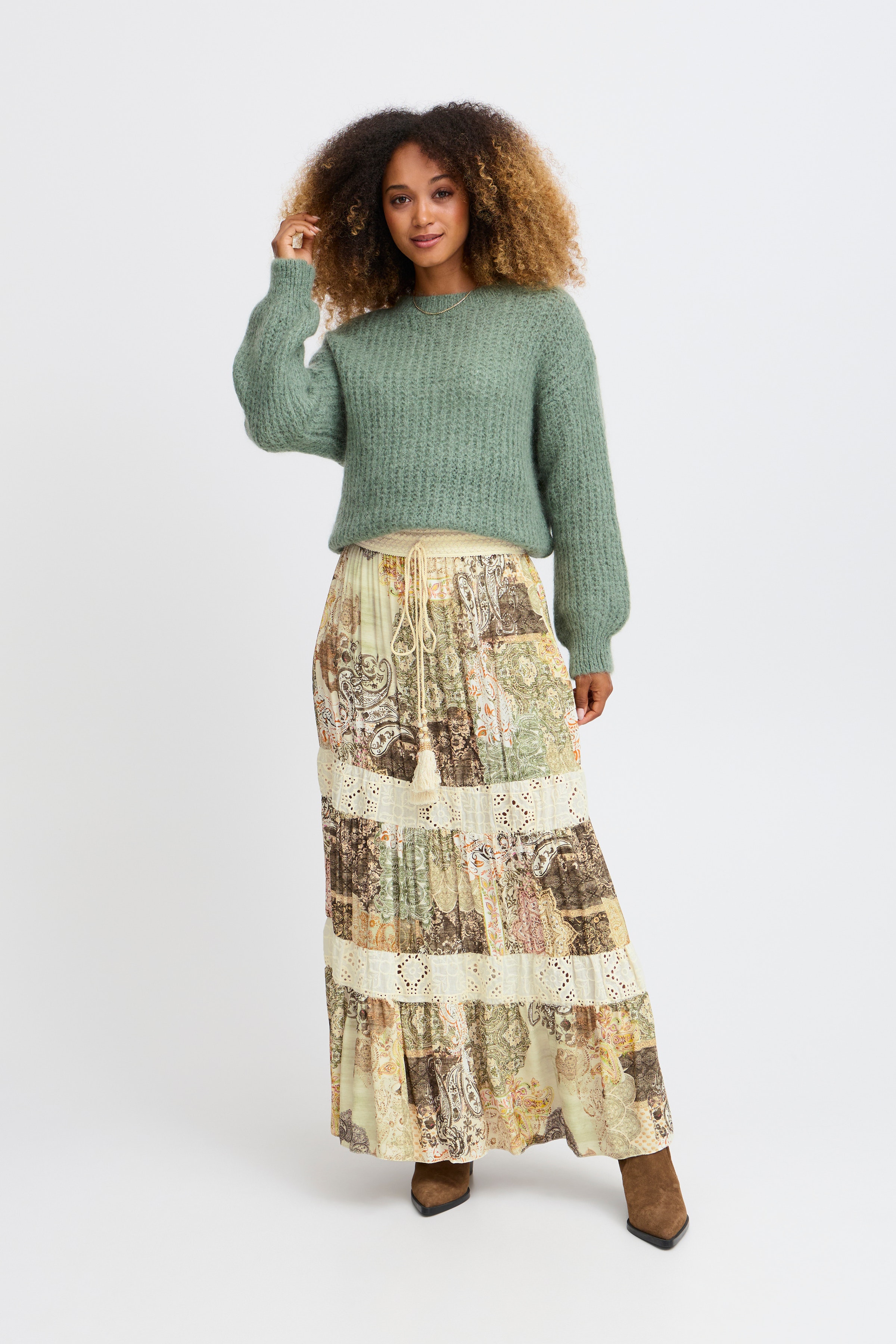 SBAKCAY Skirt LOOKBOOK FRONT 22100704-180515