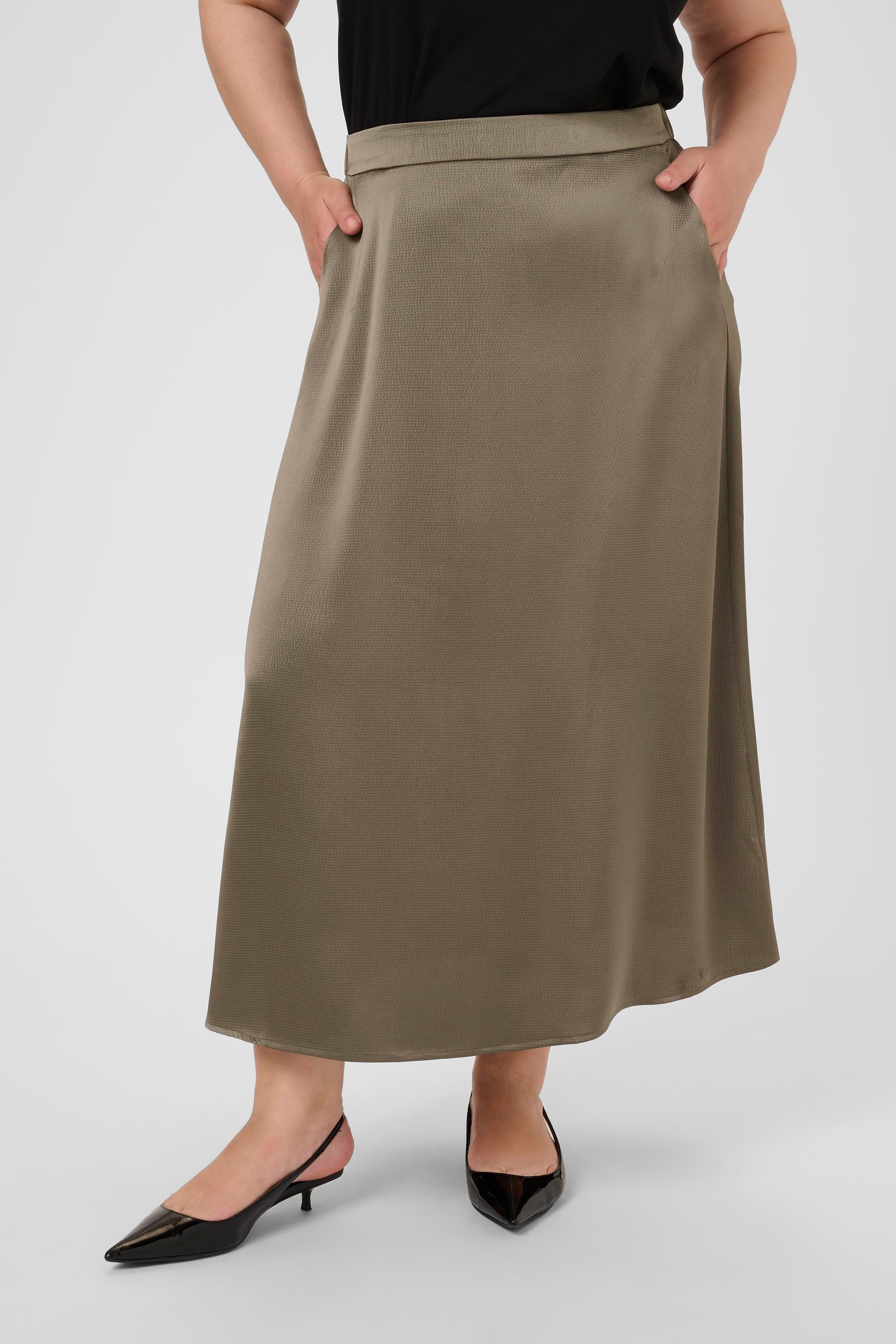 KCdina Skirt LOOKBOOK FRONT 10582710-190808