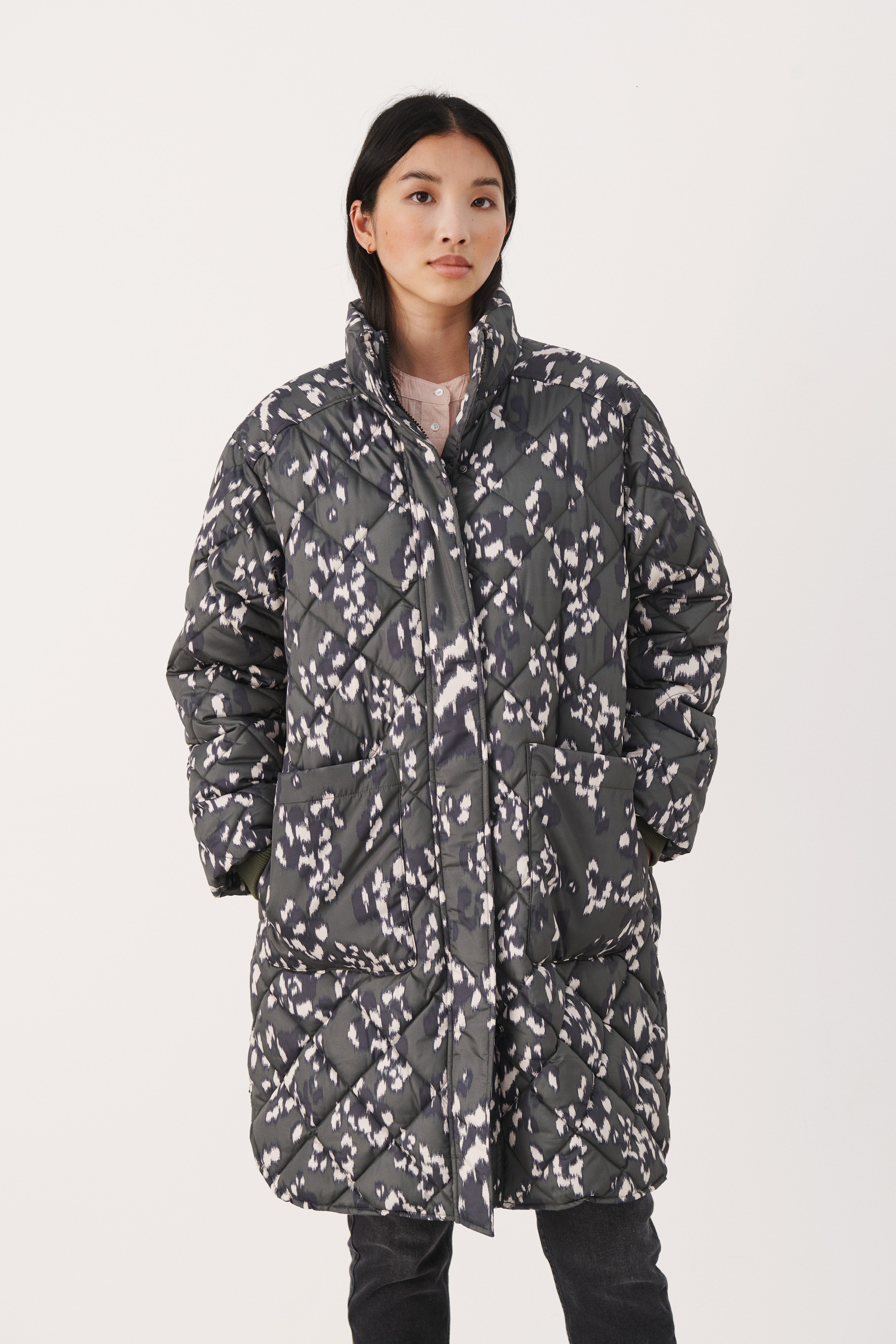 RittaPW Ytterplagg LOOKBOOK FRONT 30306936-301399