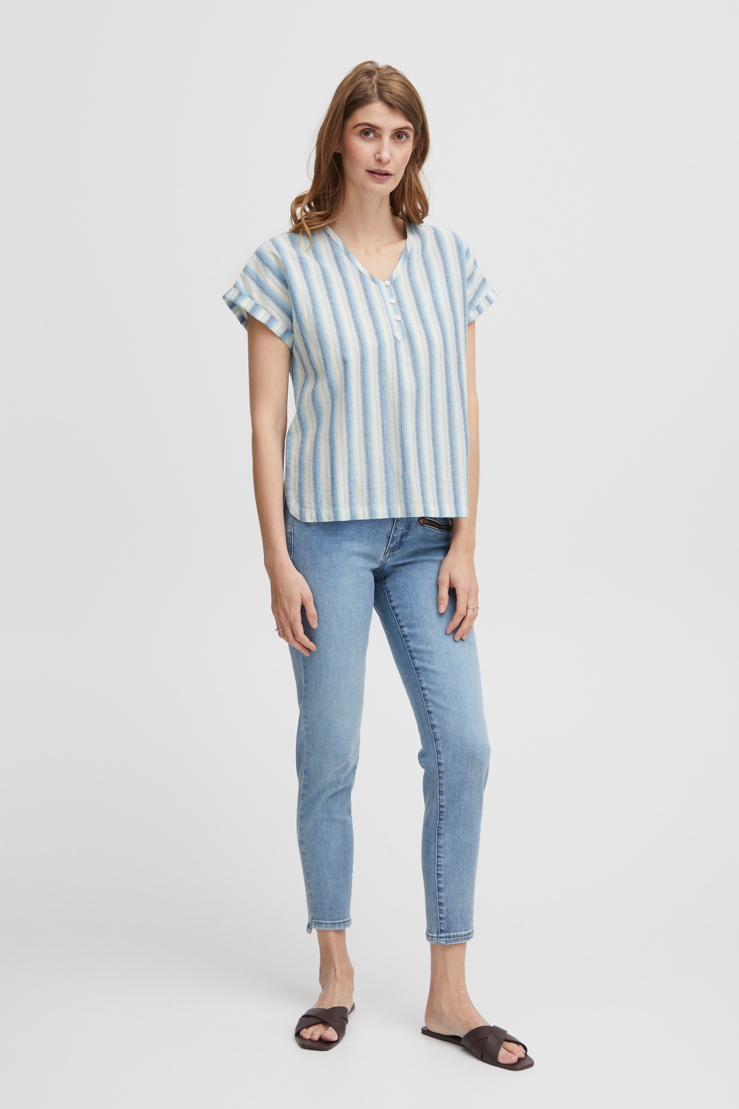 Blouse with short sleeve LOOKBOOK FRONT 20612234-201984