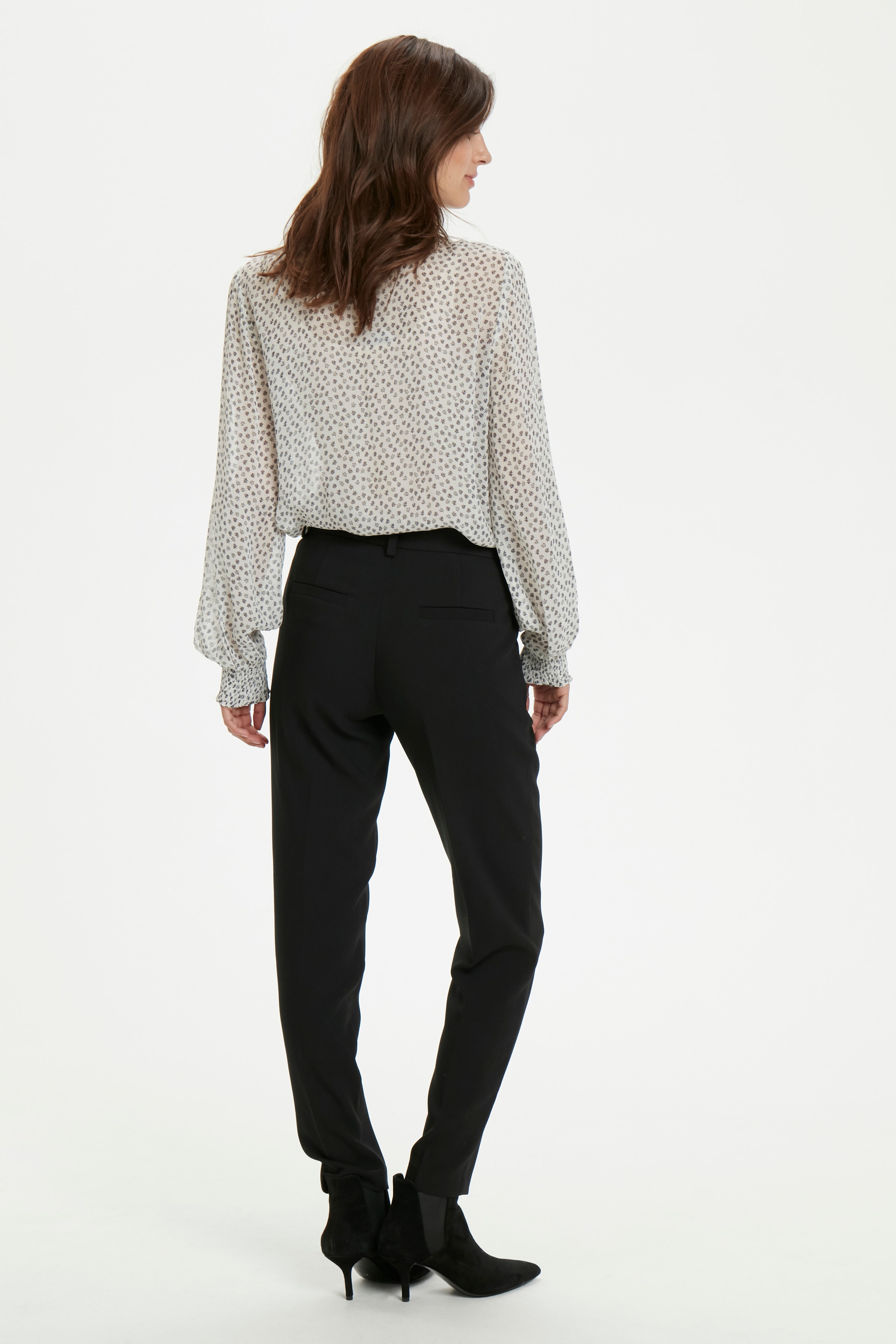 CleaPW Hose LOOKBOOK FRONT 30304237-33050