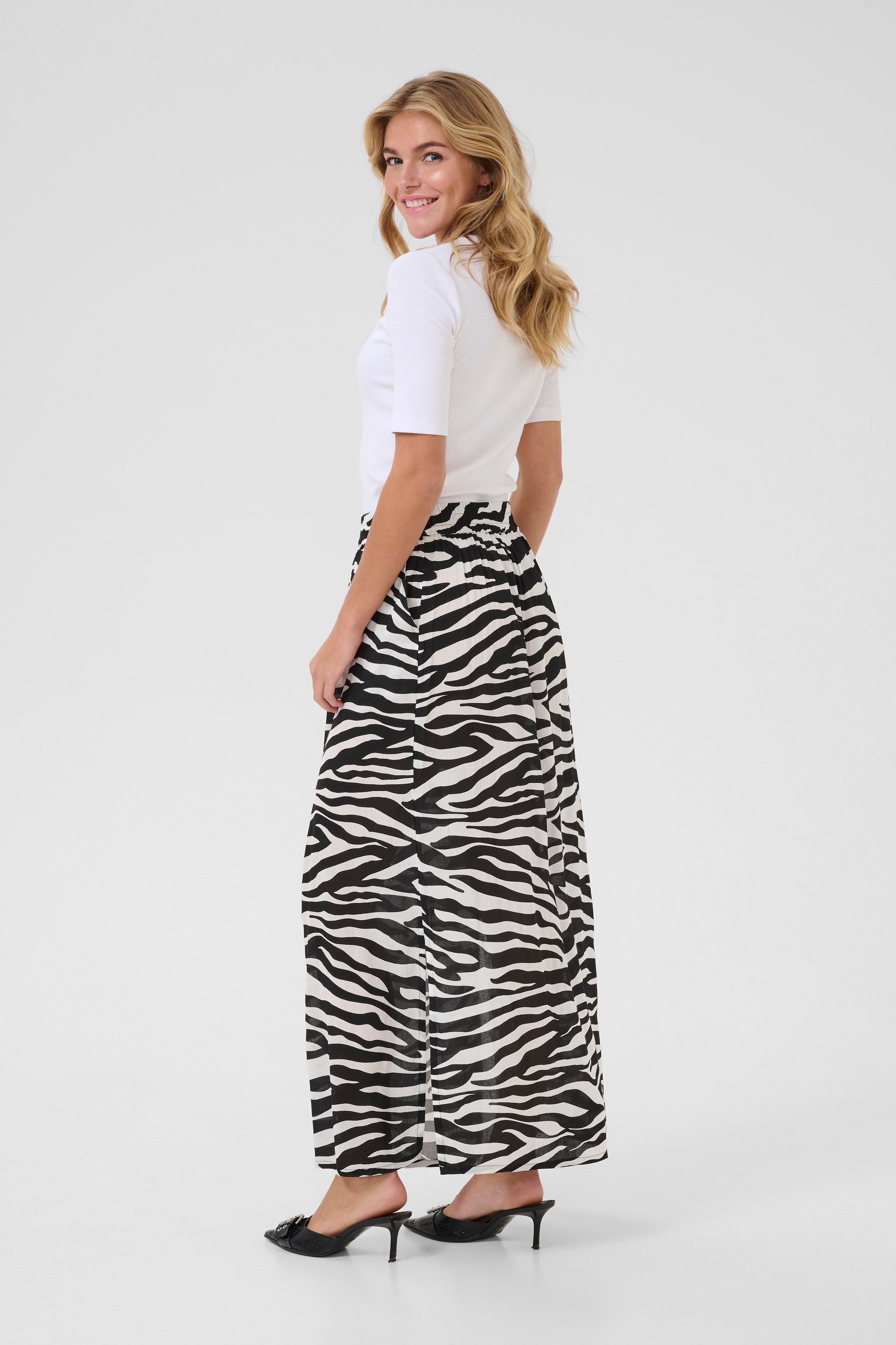 KAedita Skirt LOOKBOOK BACK 10509813-107294