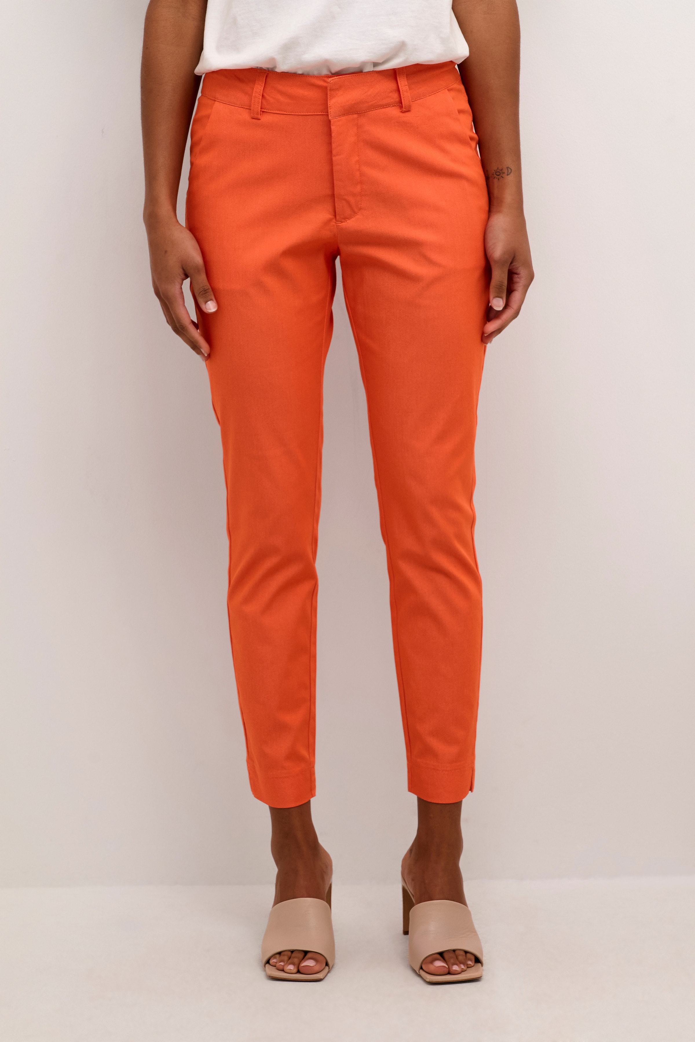 KAlea Bukser LOOKBOOK FRONT 10505191-161362