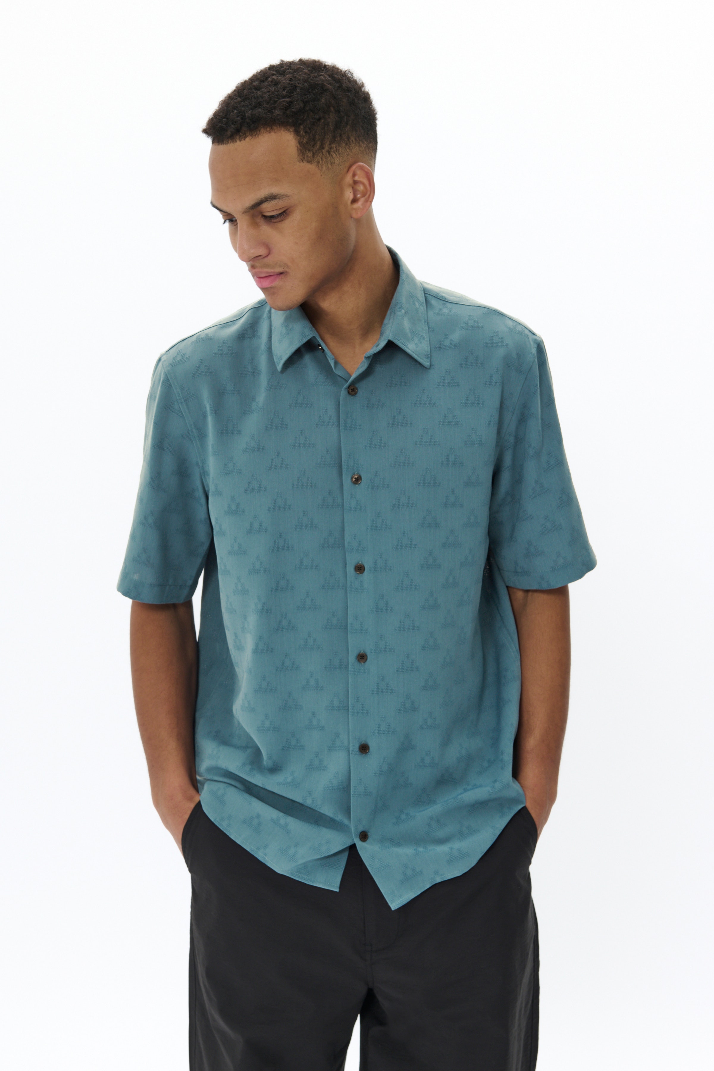 MAklampo Skjorta LOOKBOOK FRONT 30208059-184218