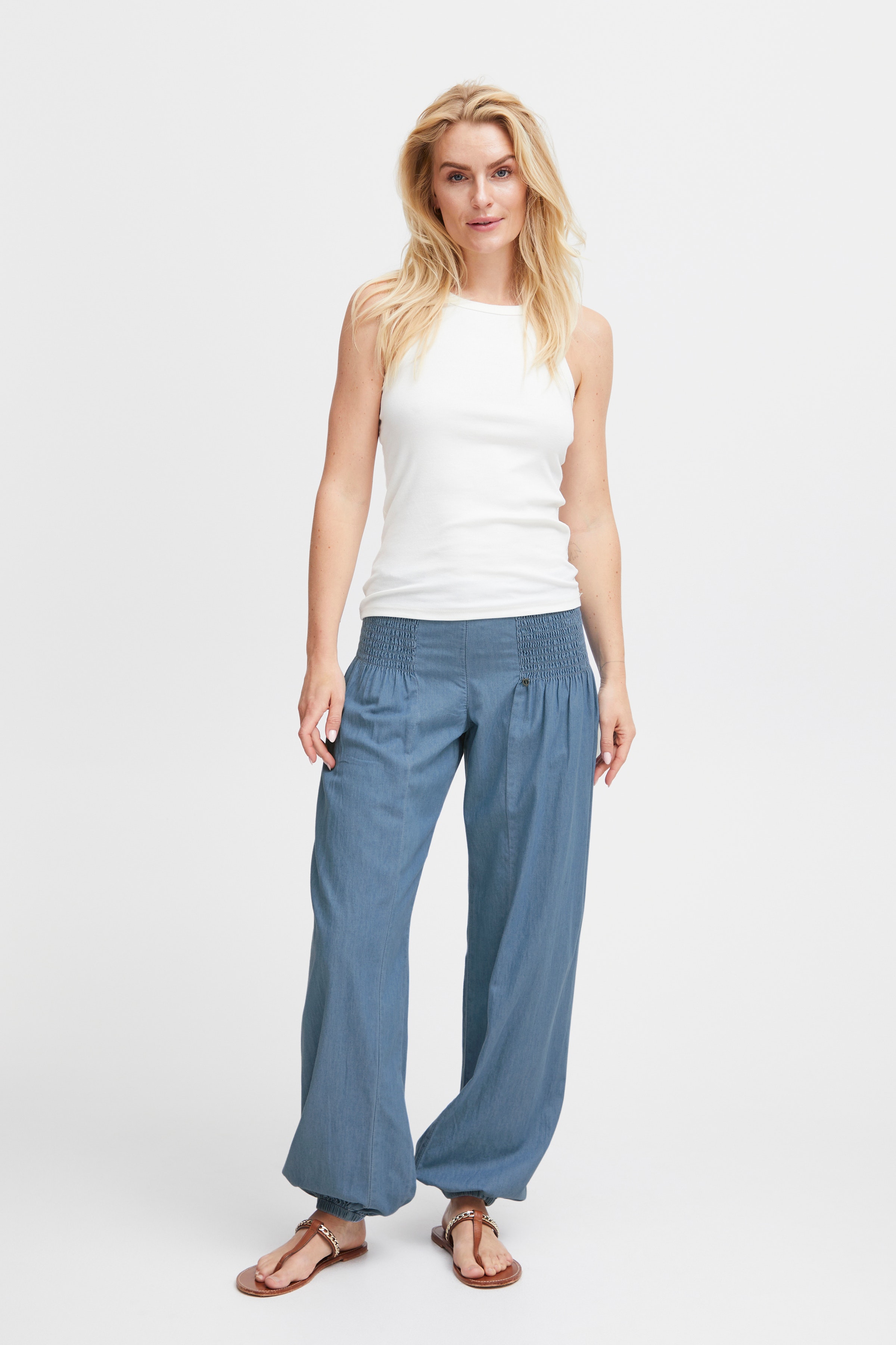 PZJILL Trousers LOOKBOOK FRONT 50200327-200008