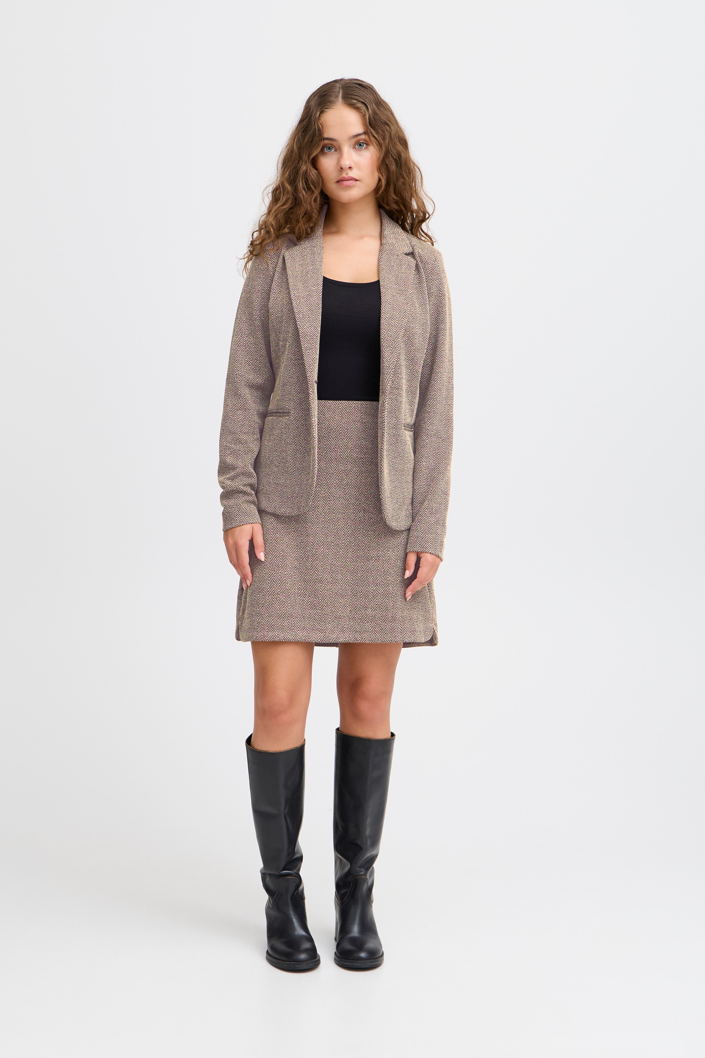 IHKATE Skjørt LOOKBOOK FRONT 20121603-204115