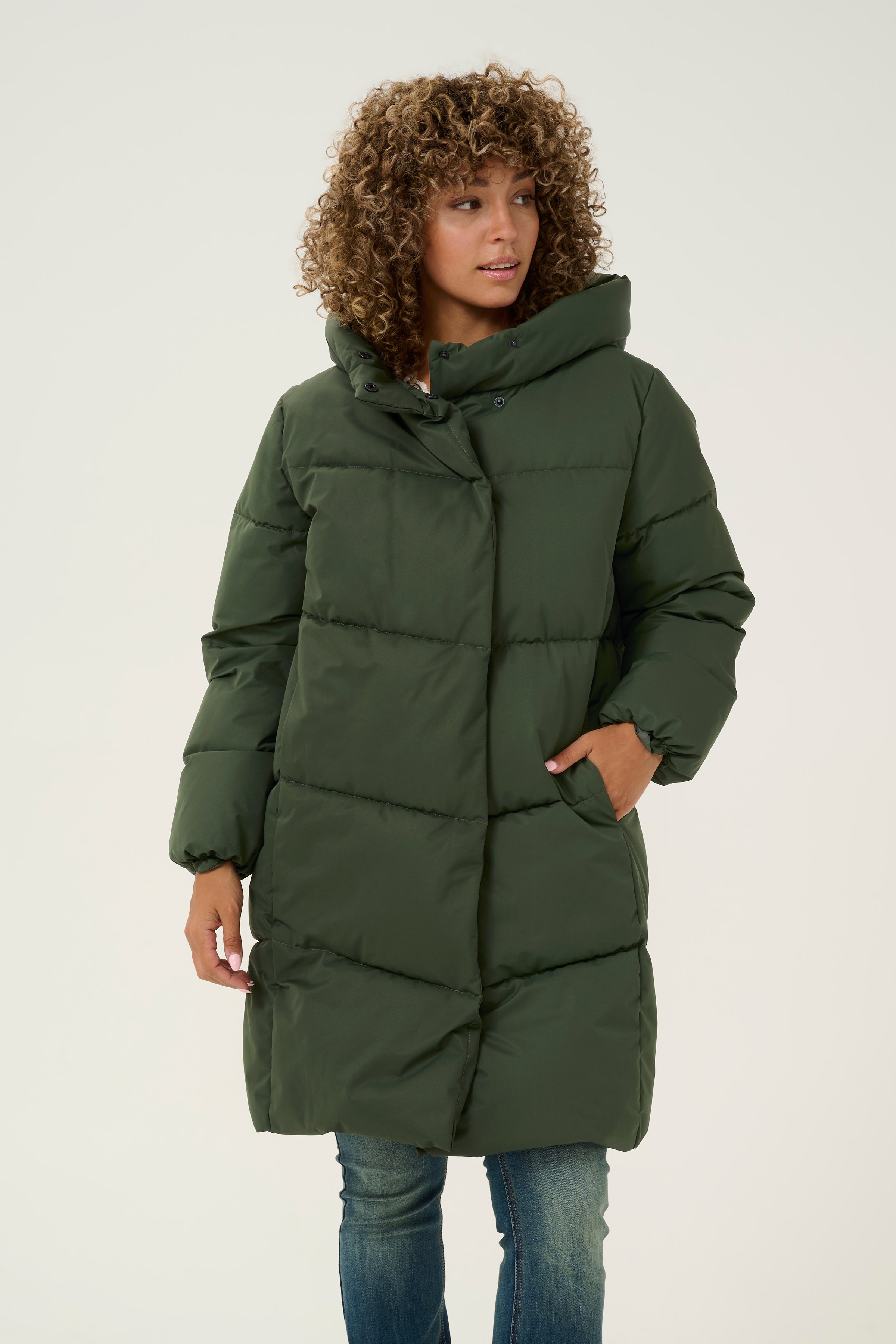 CRBassik Outerwear LOOKBOOK FRONT 10613106-190415