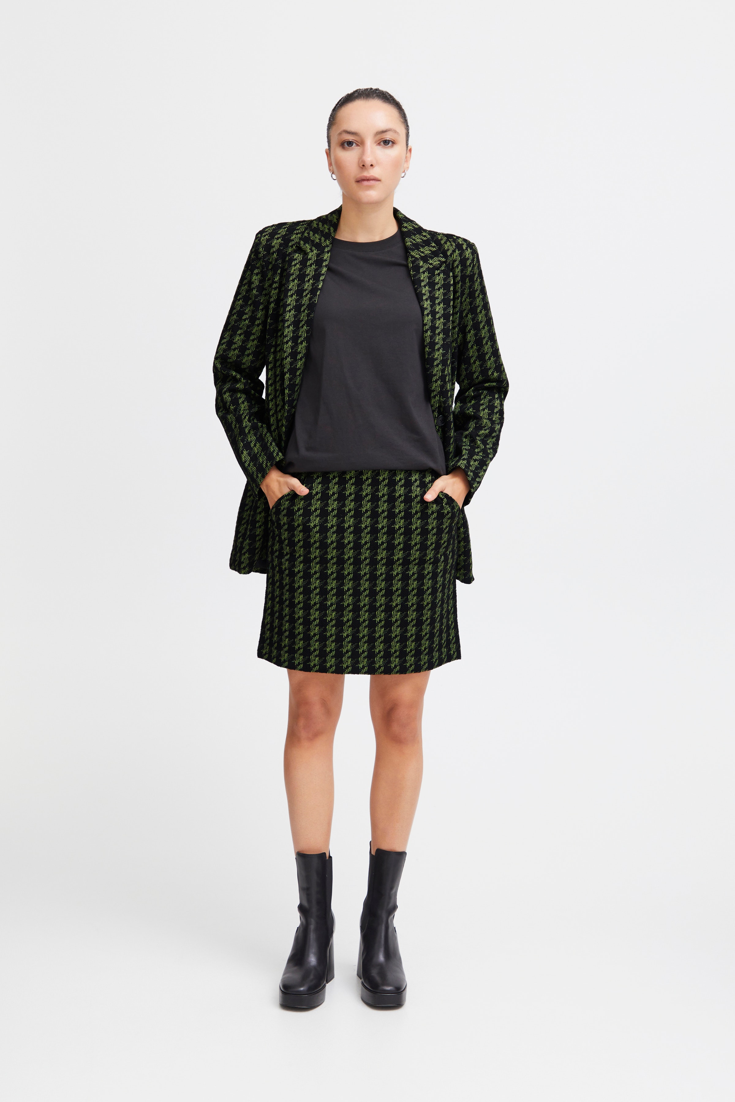 IHKATE Skjørt LOOKBOOK FRONT 20120298-202720