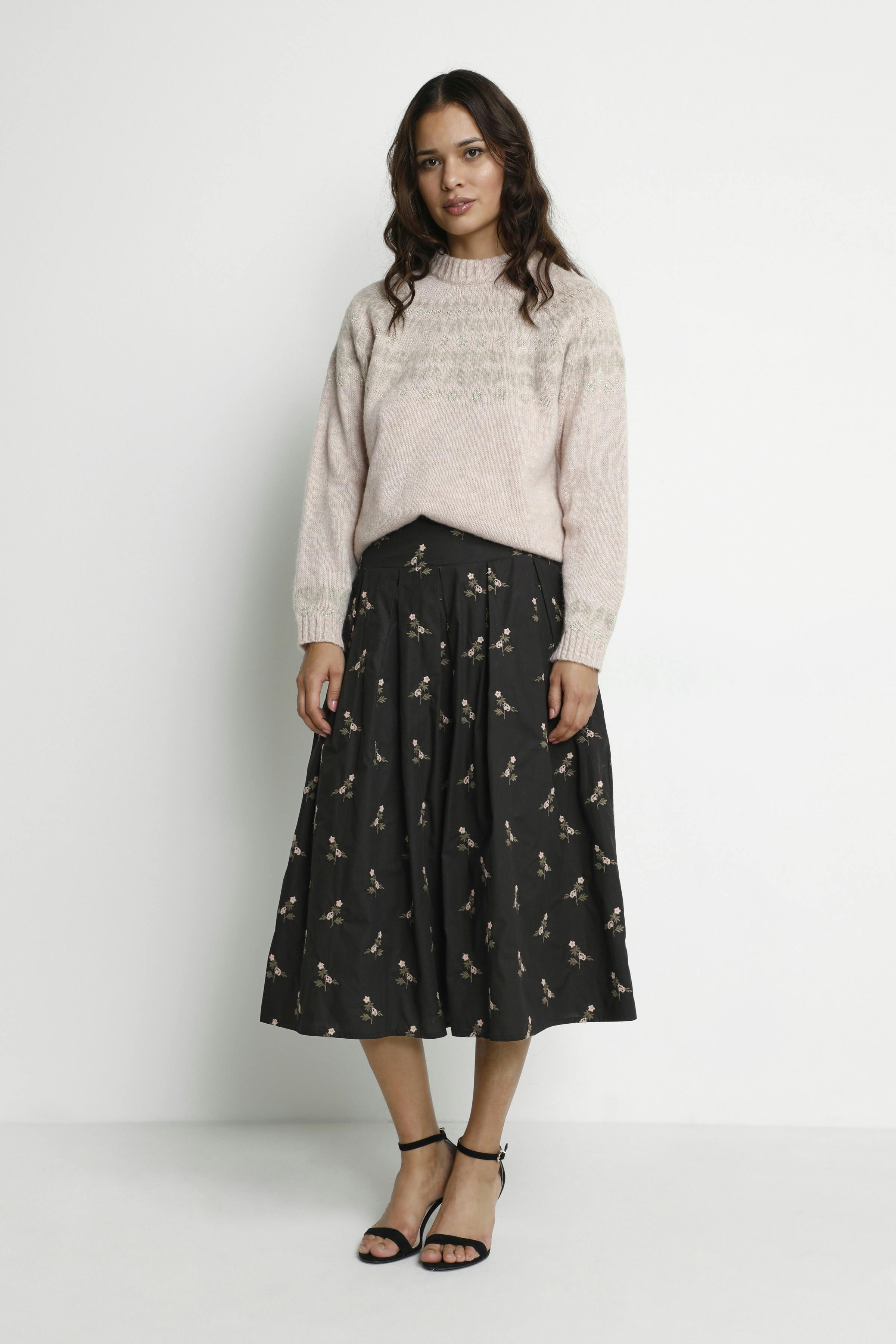 CUmilka Skirt LOOKBOOK FRONT 50109032-500012