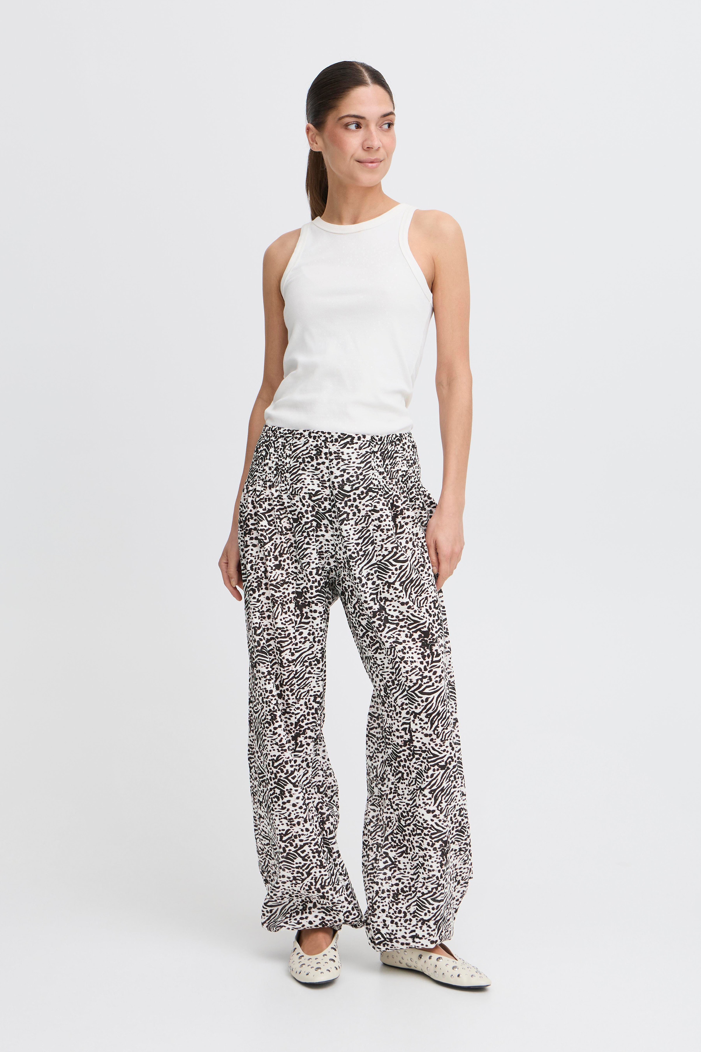 PZJILL Byxor LOOKBOOK FRONT 50200338-204876