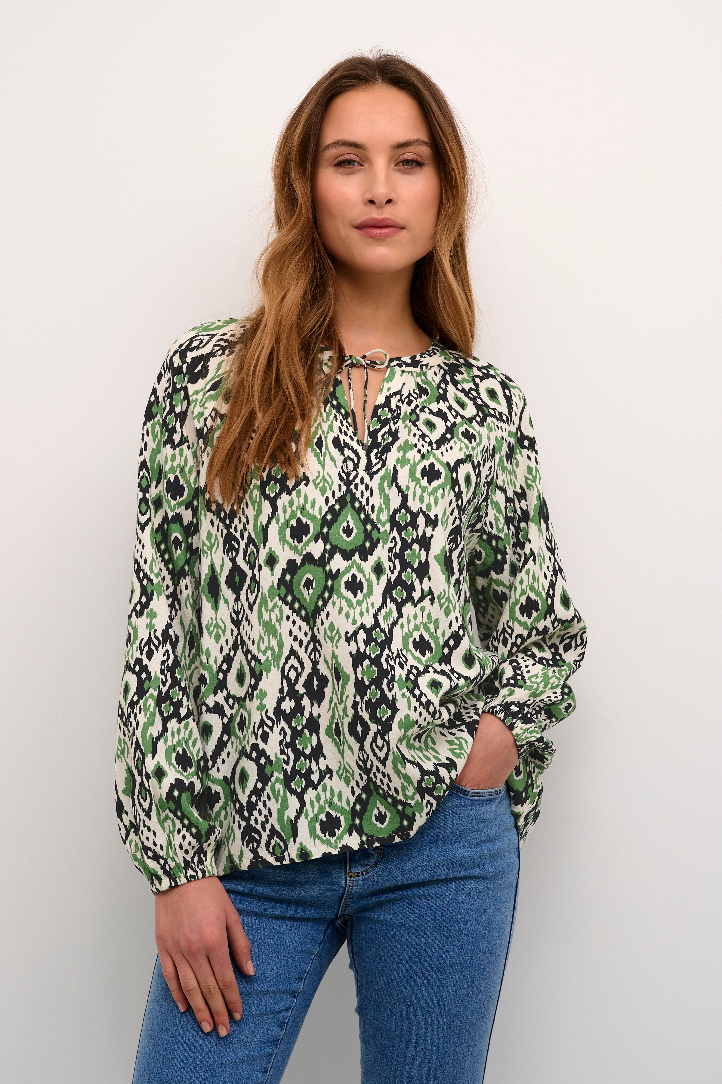 BPetta Blouse LOOKBOOK FRONT 10590661-105826B