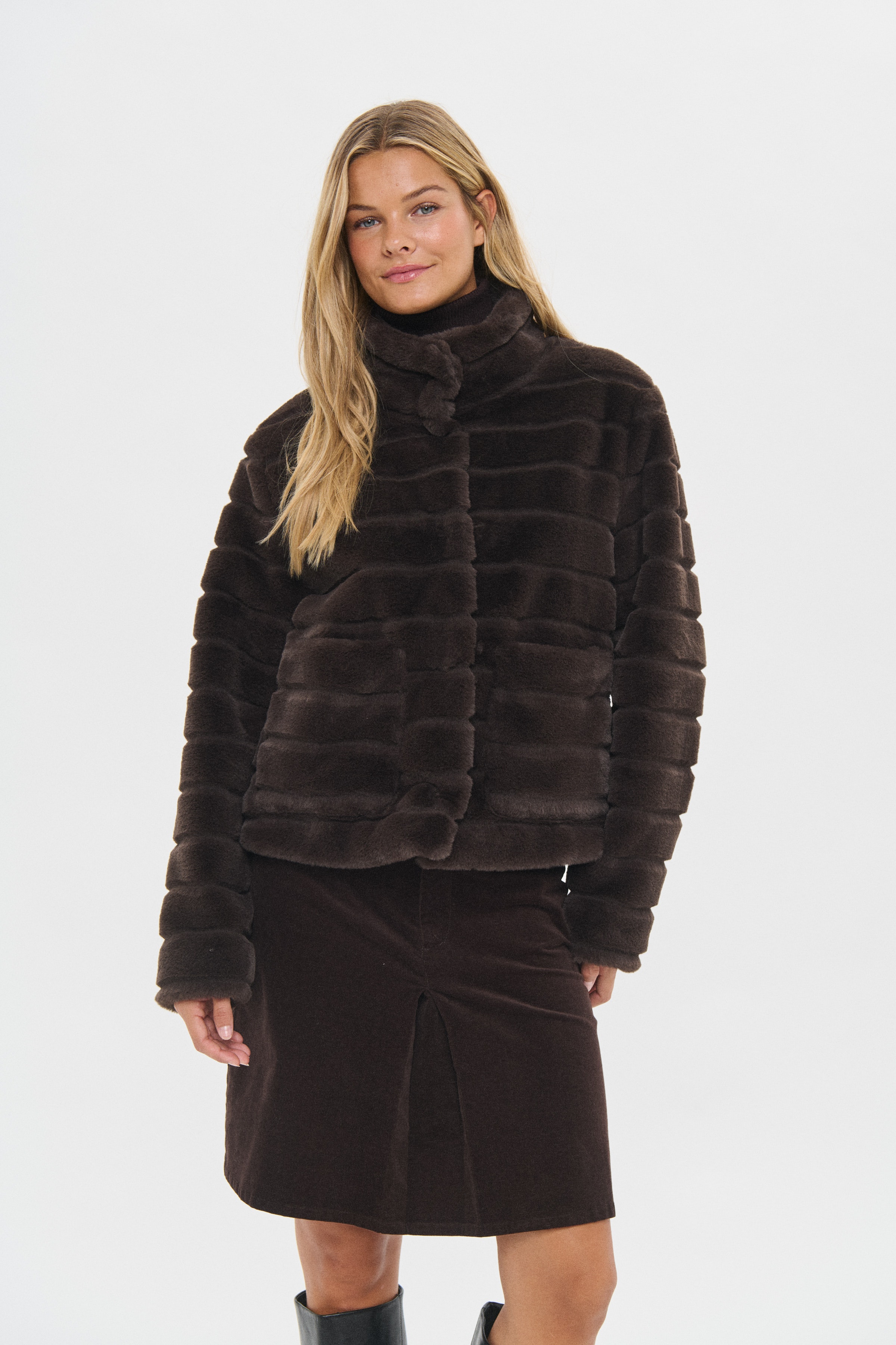 LeonieSZ Oberbekleidung LOOKBOOK FRONT 30514124-190912