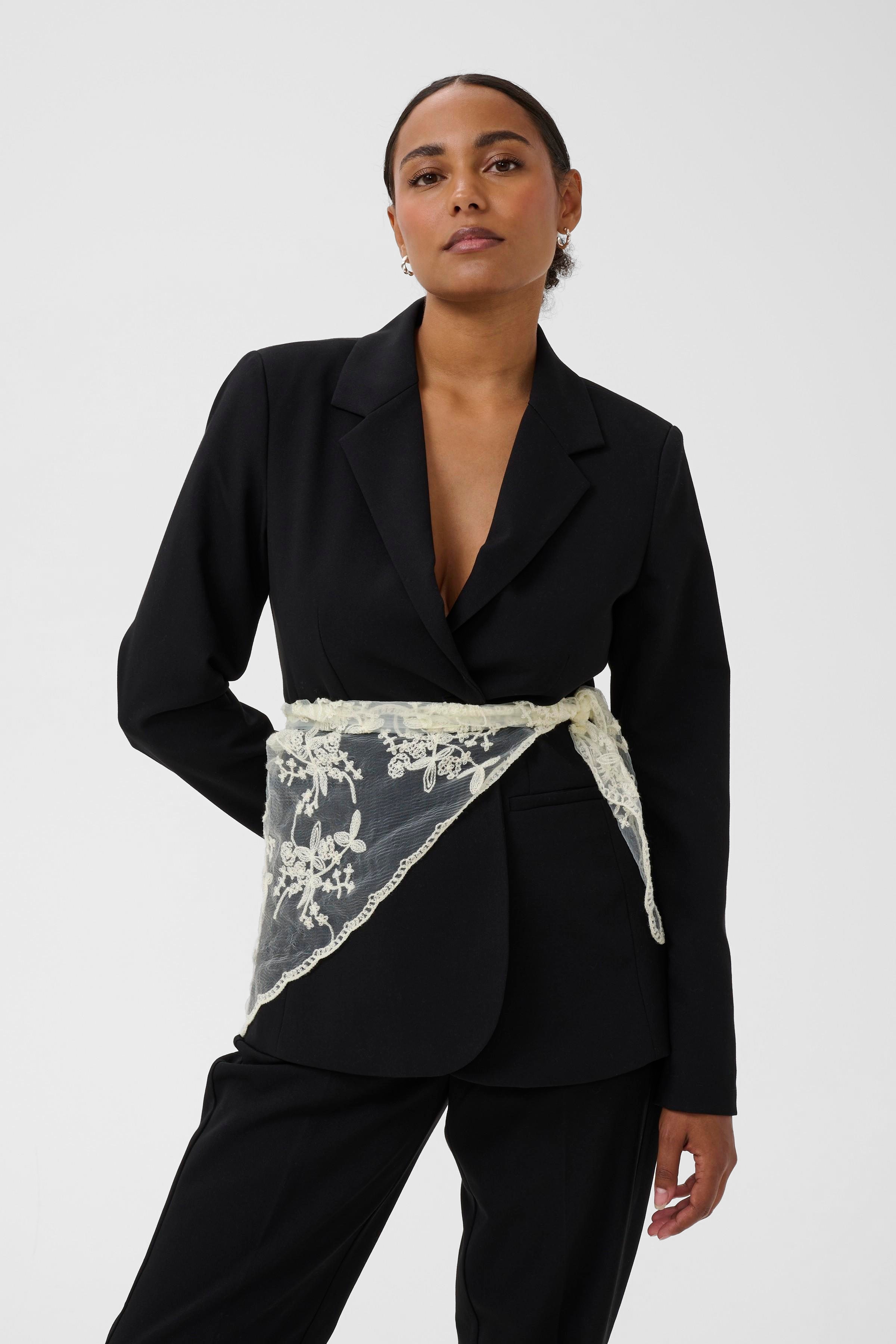 KAhally Scarf LOOKBOOK FRONT 10512265-110602