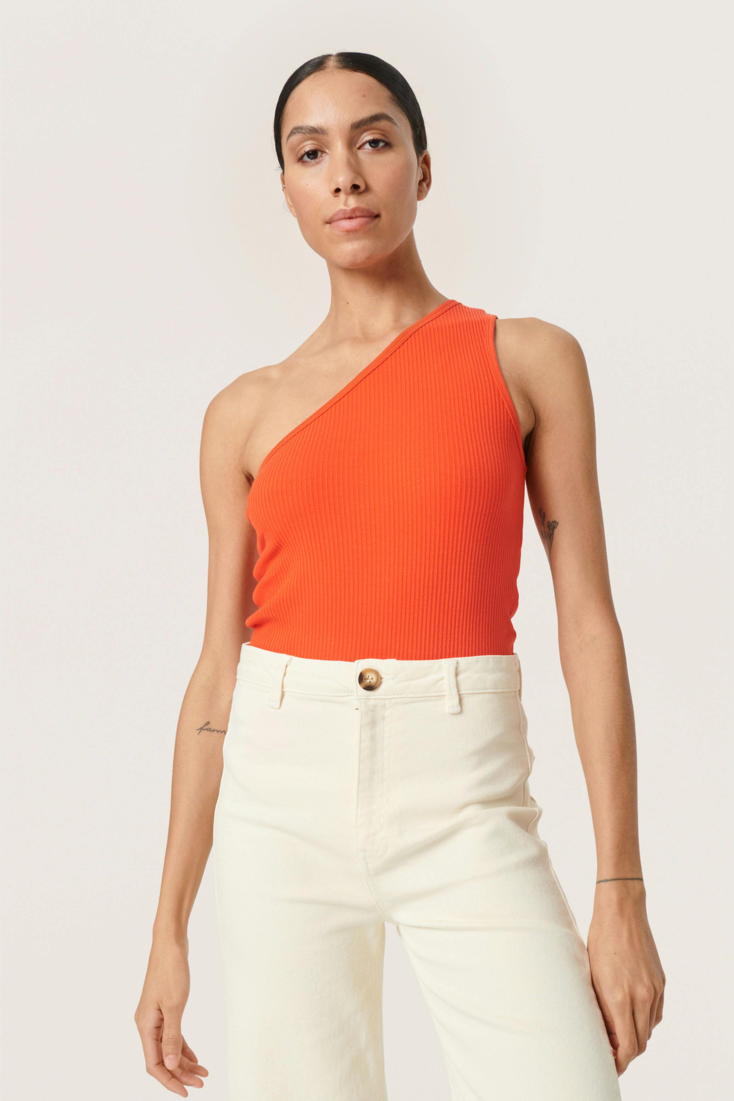 SLSimone Top LOOKBOOK FRONT 30406561-171558