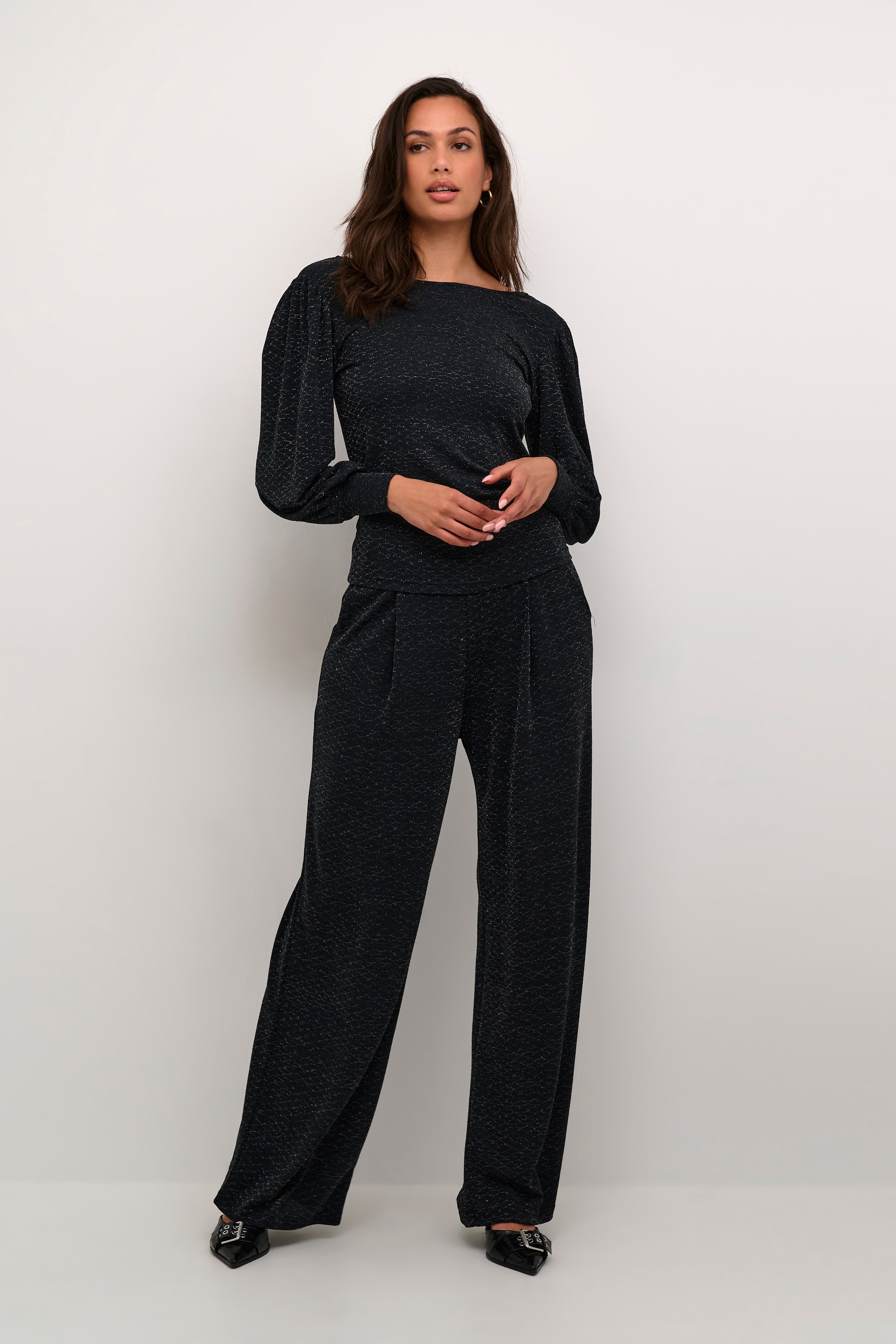 KAellie Glimmerbluse LOOKBOOK FRONT 10509225-106618