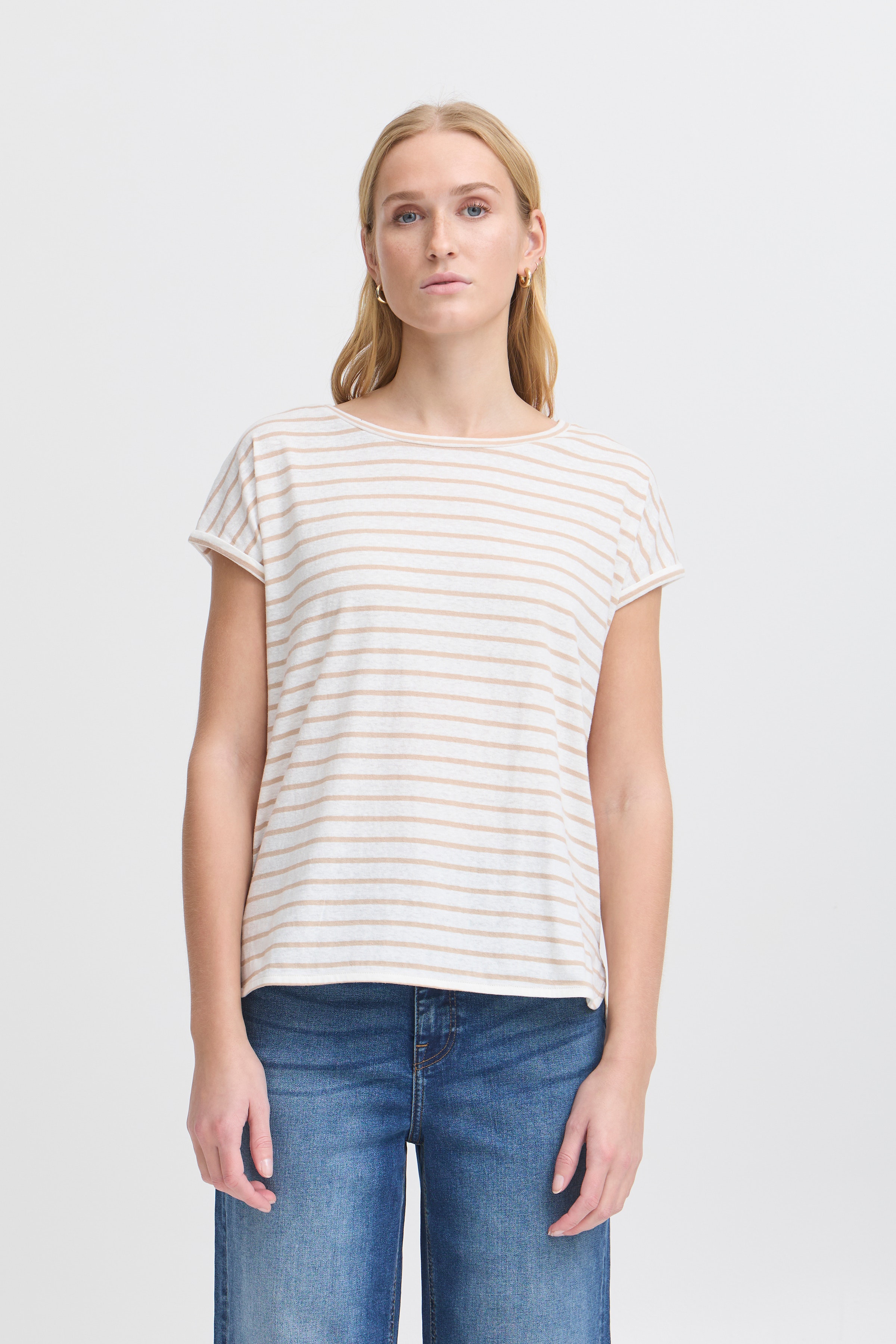 IHYULIETTA T-shirt LOOKBOOK FRONT 20122855-205163