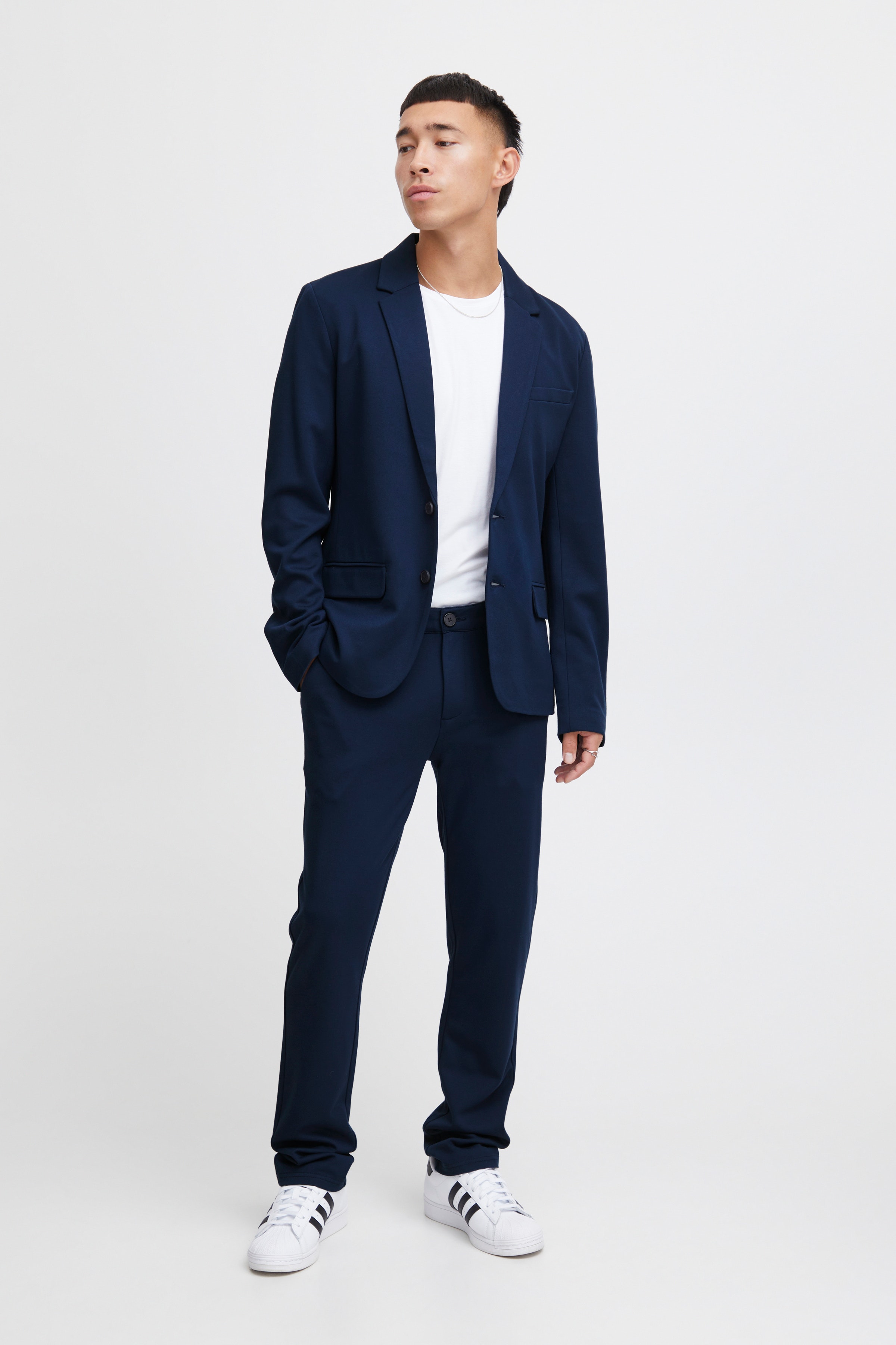 Casual Hose LOOKBOOK FRONT 20716659-194024