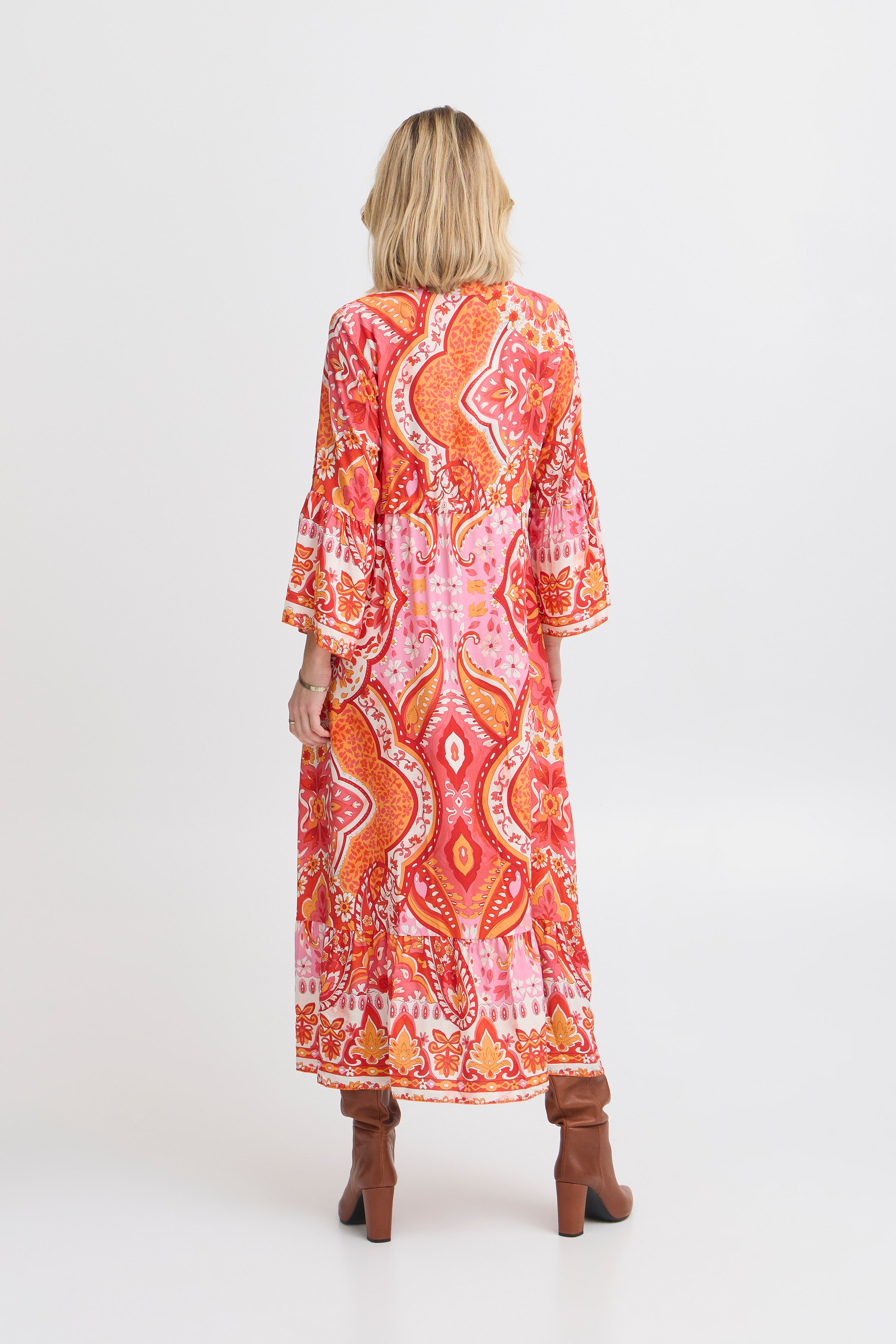 SBGELLA Kjole LOOKBOOK BACK 22100941-181762