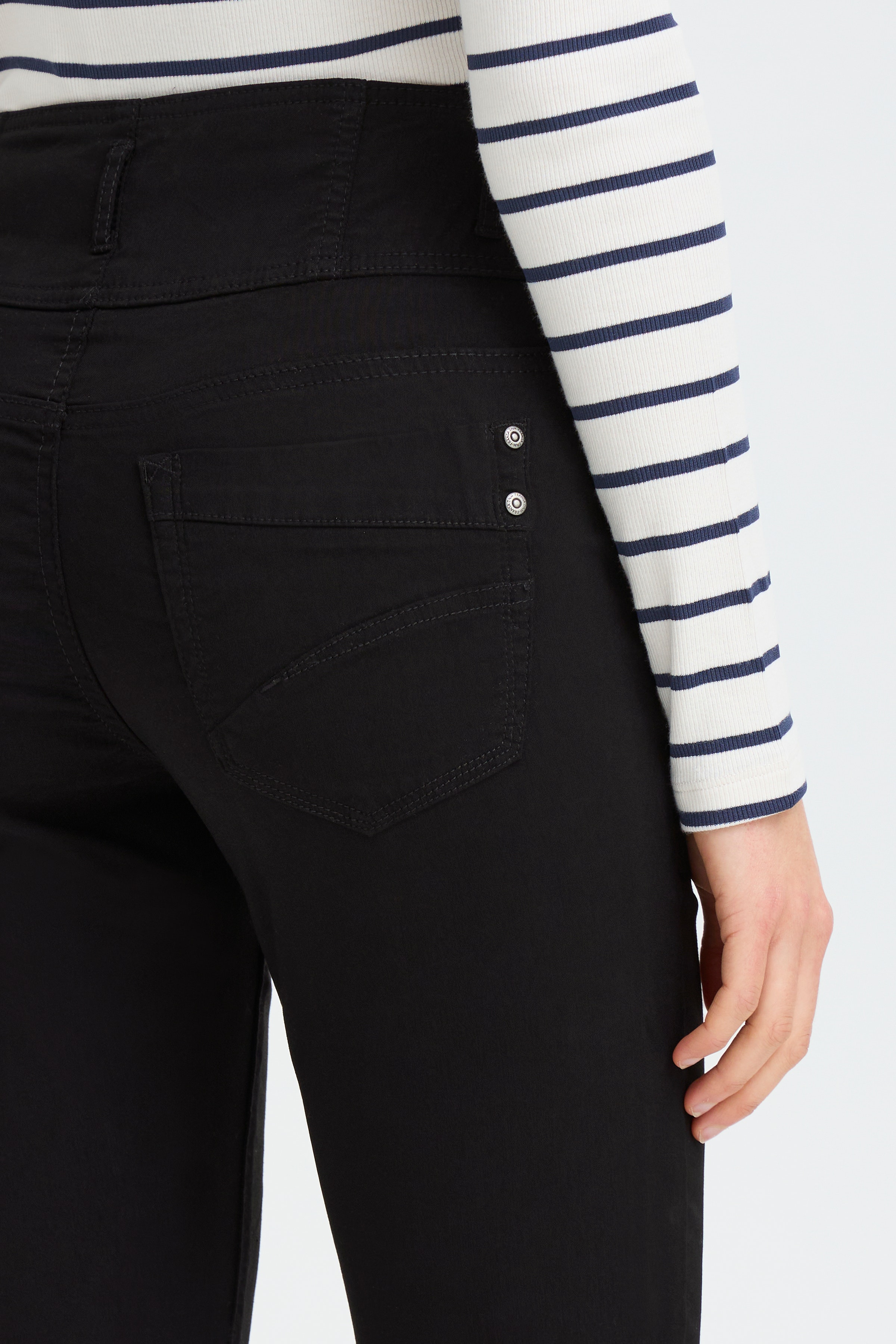 ZALINFR PANTS LOOKBOOK DETAIL 601749-60096