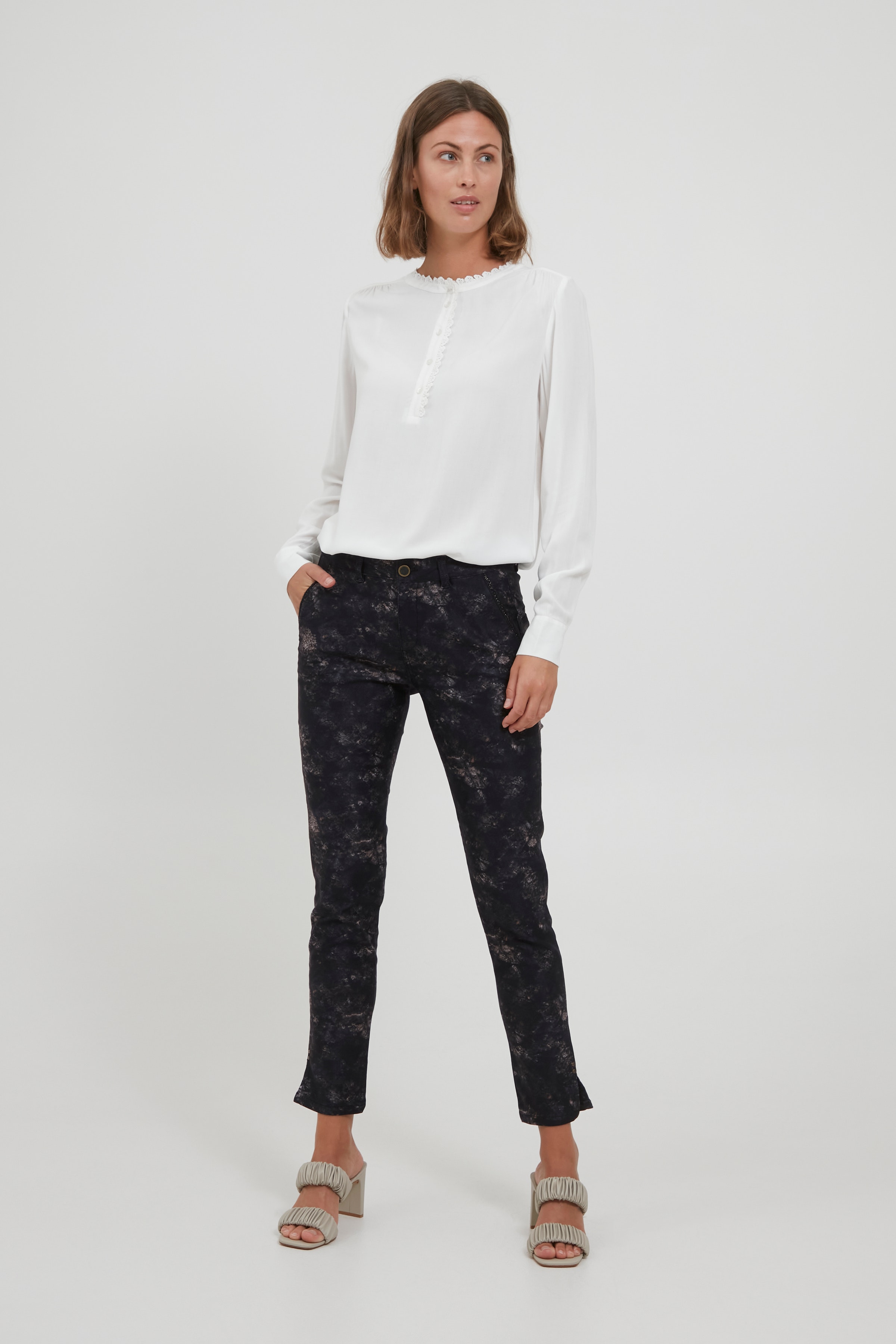 Casual byxor LOOKBOOK FRONT 20404111-200157