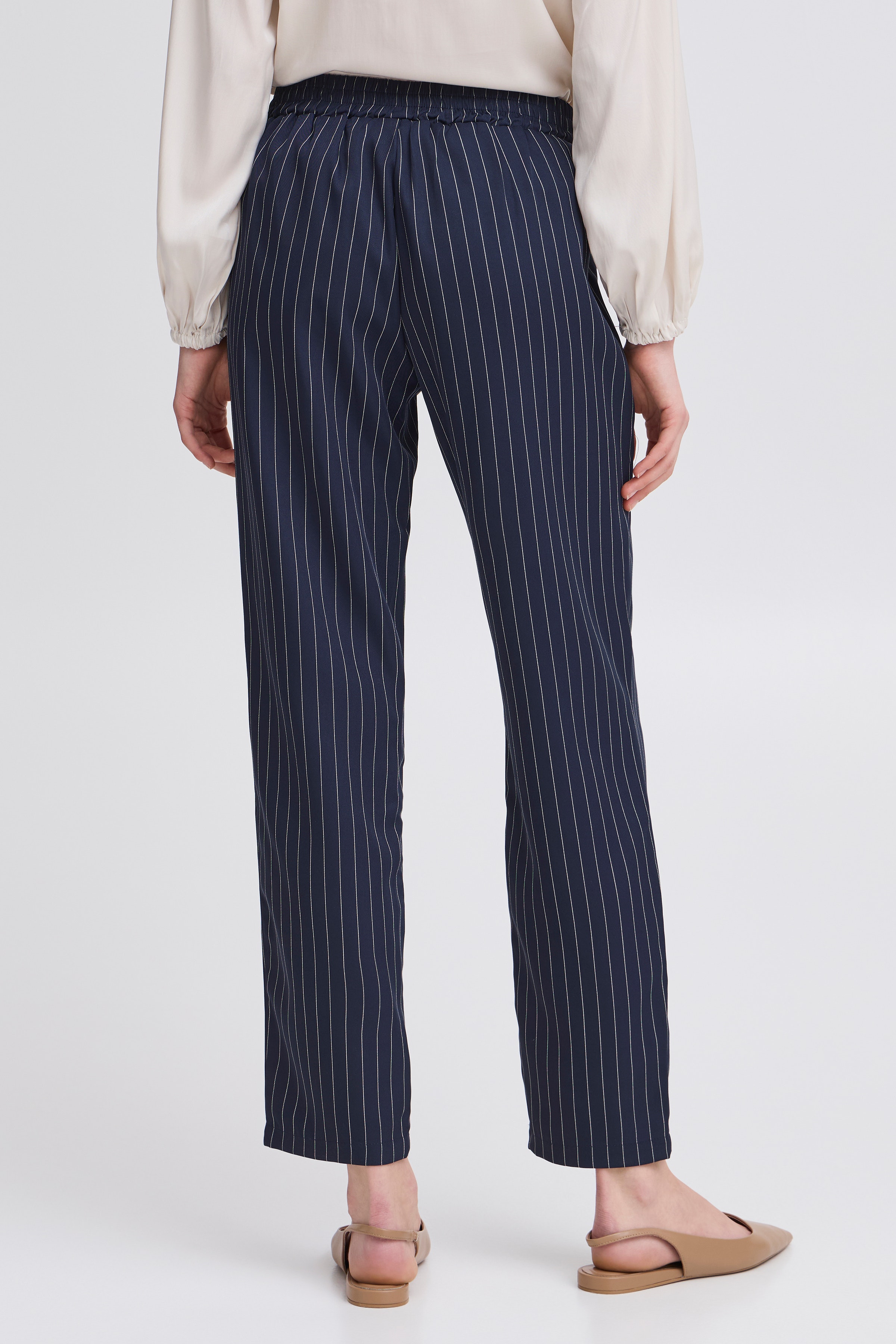 FRPAMILA Trousers LOOKBOOK BACK 20613802-204817