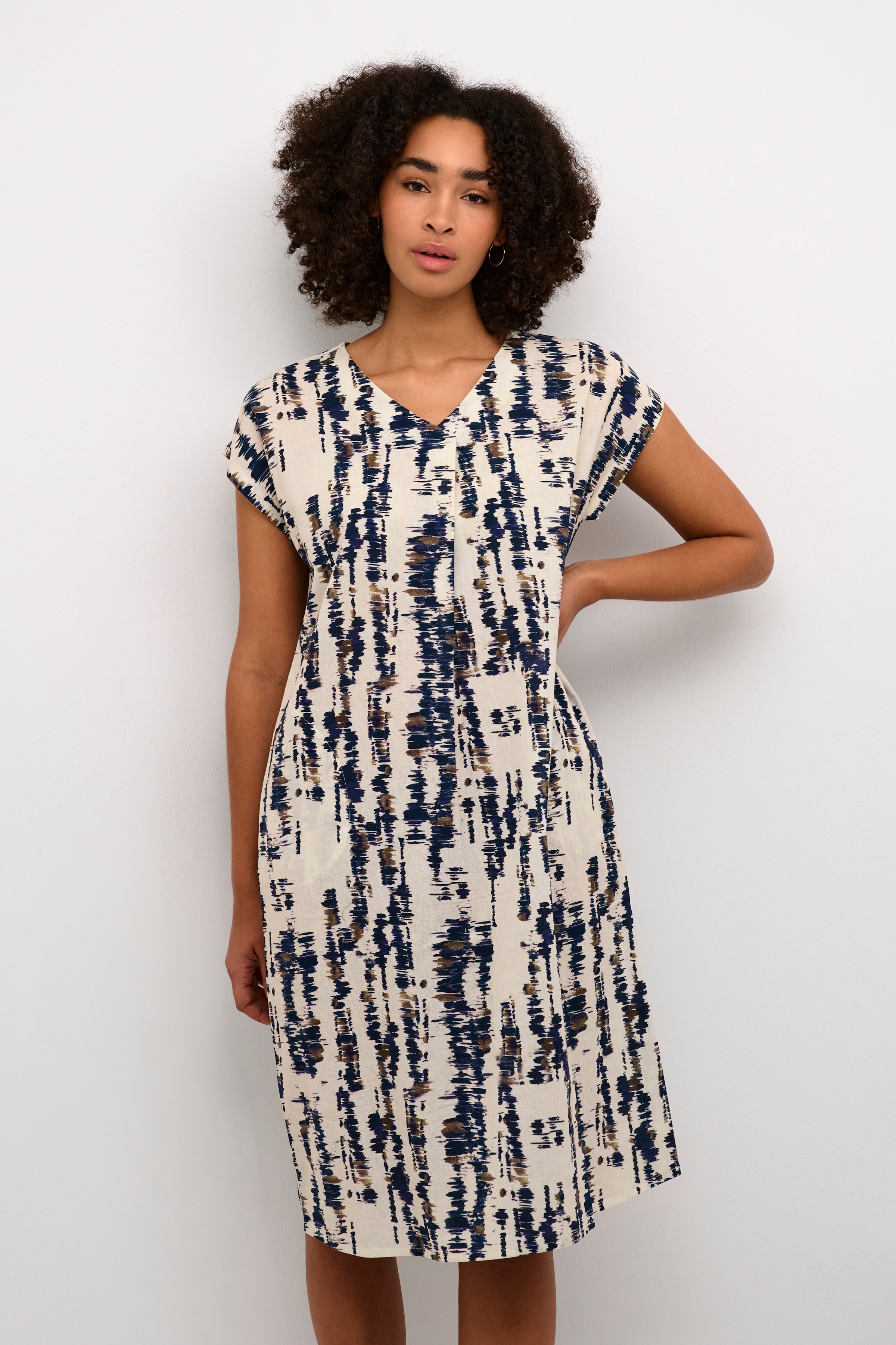 BPhazel Dress LOOKBOOK FRONT 10590707-106067B