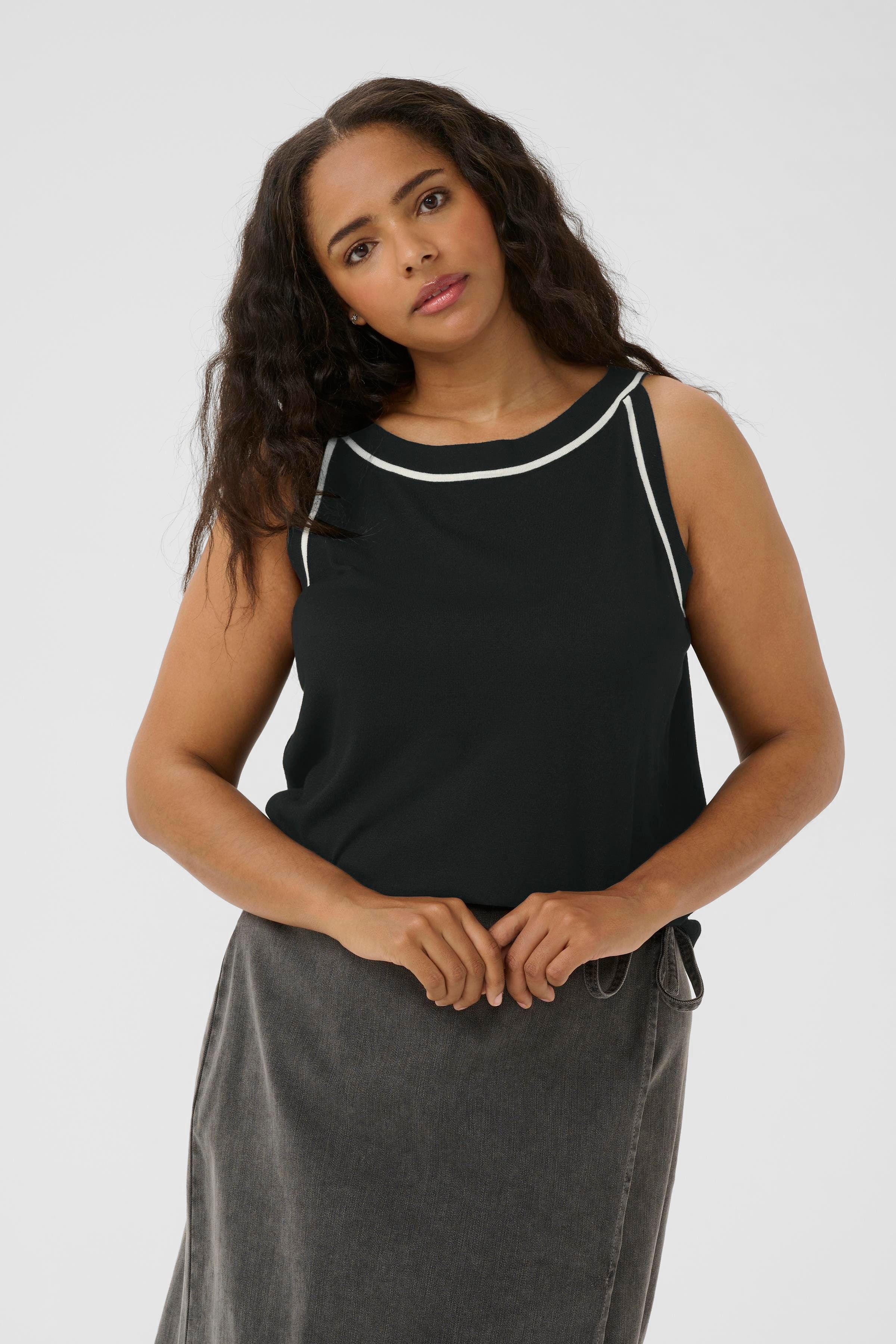 KCmallie Pullover LOOKBOOK FRONT 10583455-100121