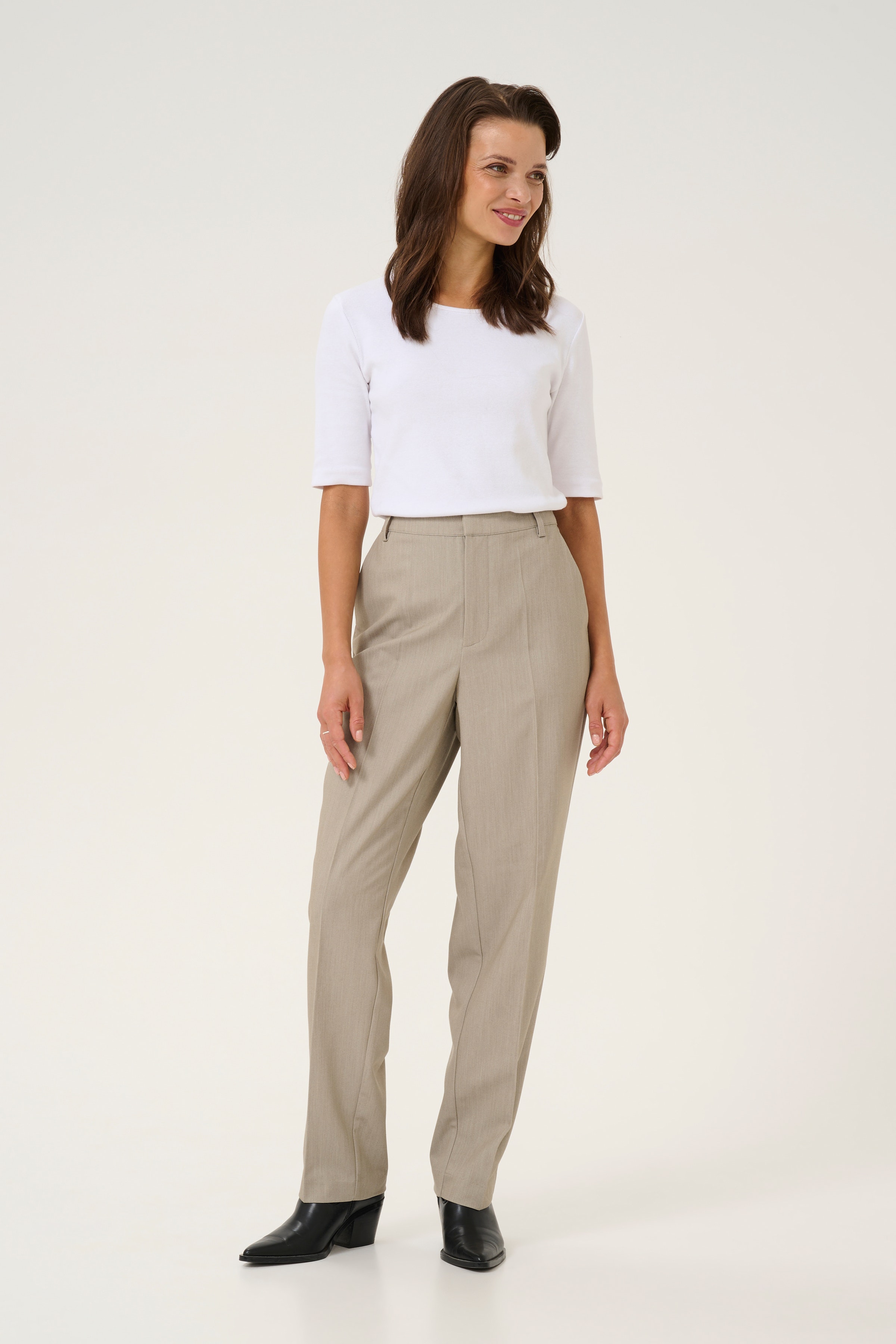 KAsakura Trousers LOOKBOOK FRONT 10507770-1702051