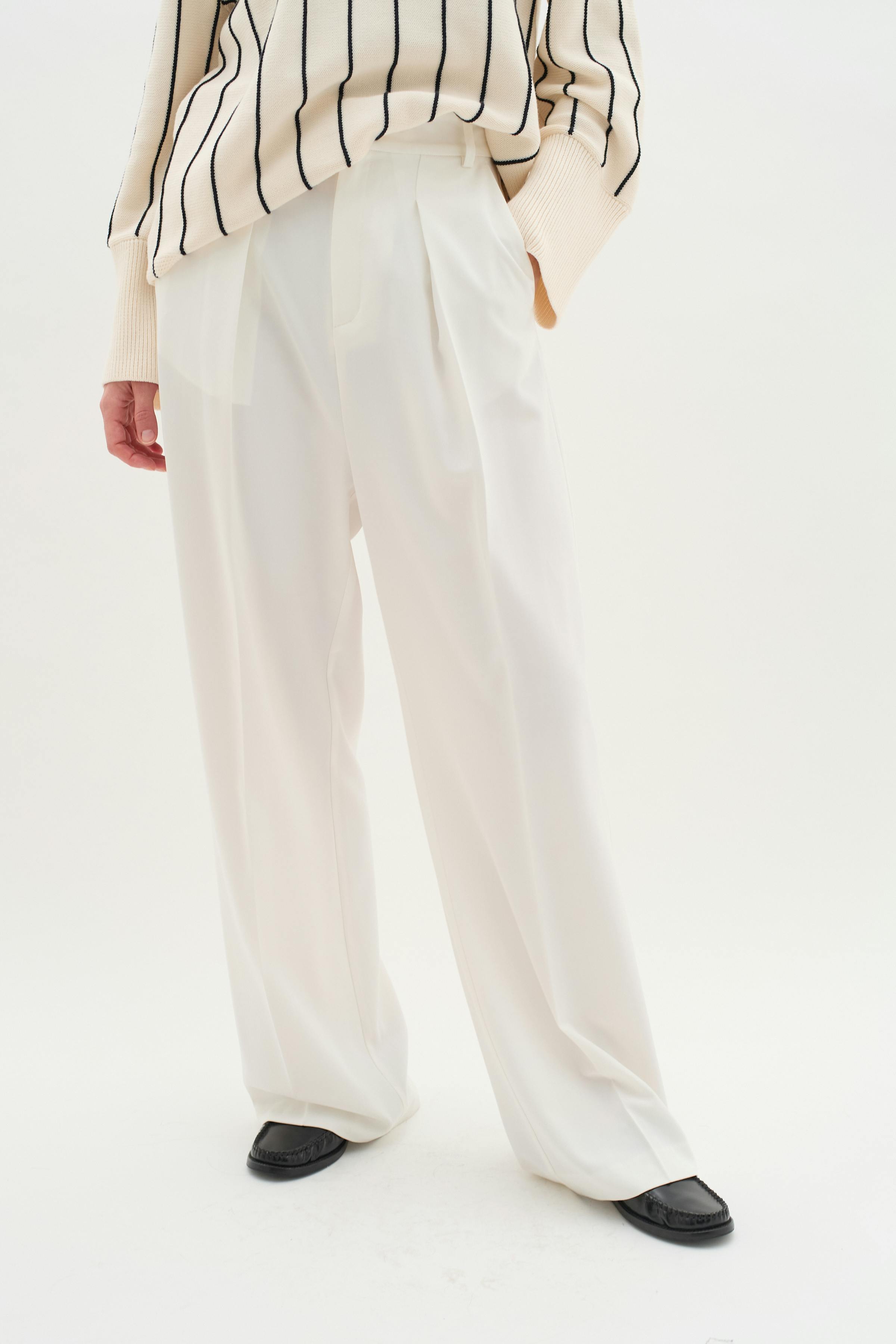 NaxaIW Wide Trousers LOOKBOOK FRONT 30108710-110701