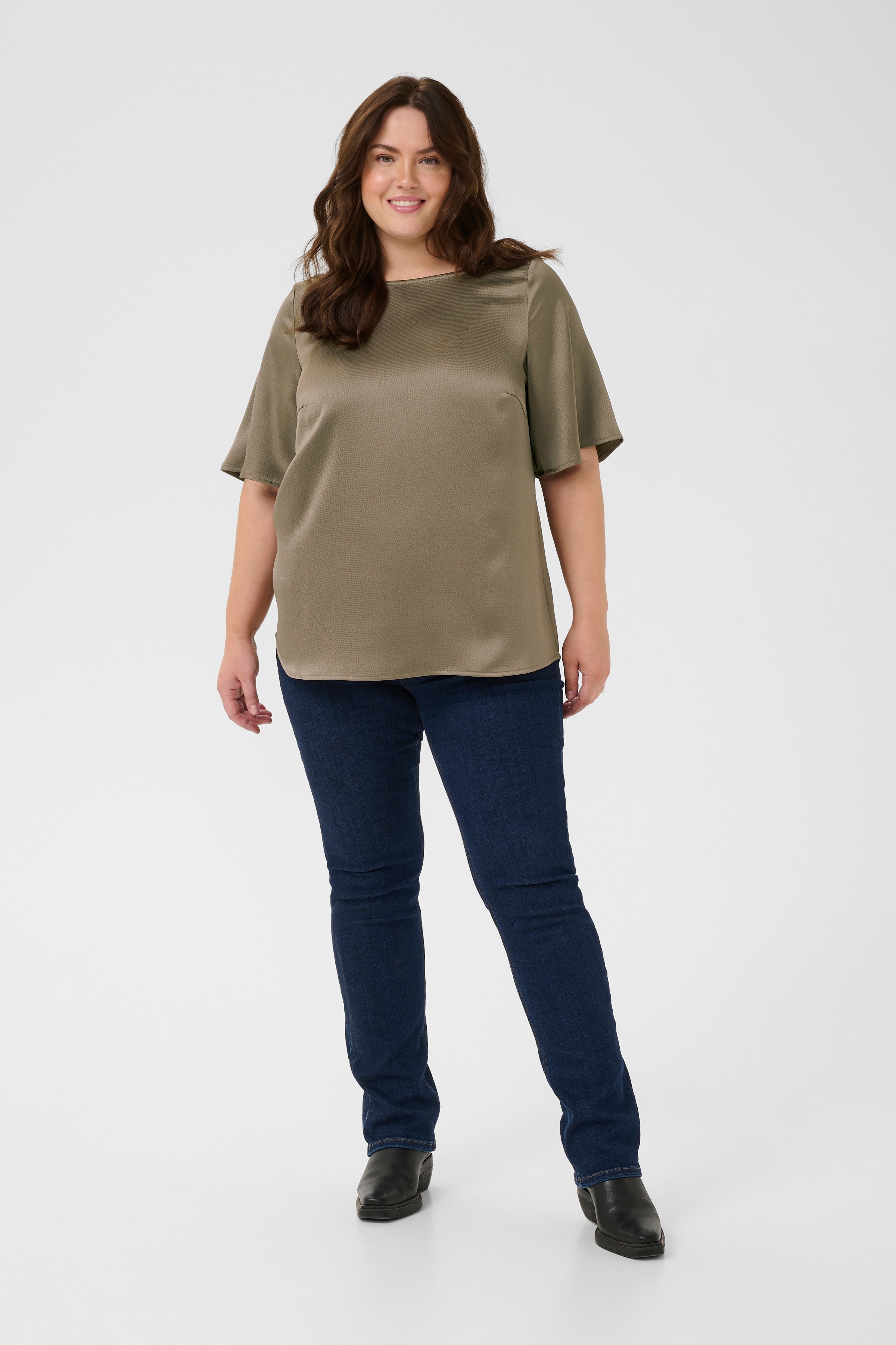 KCdina Blouse LOOKBOOK FRONT 10583873-190808