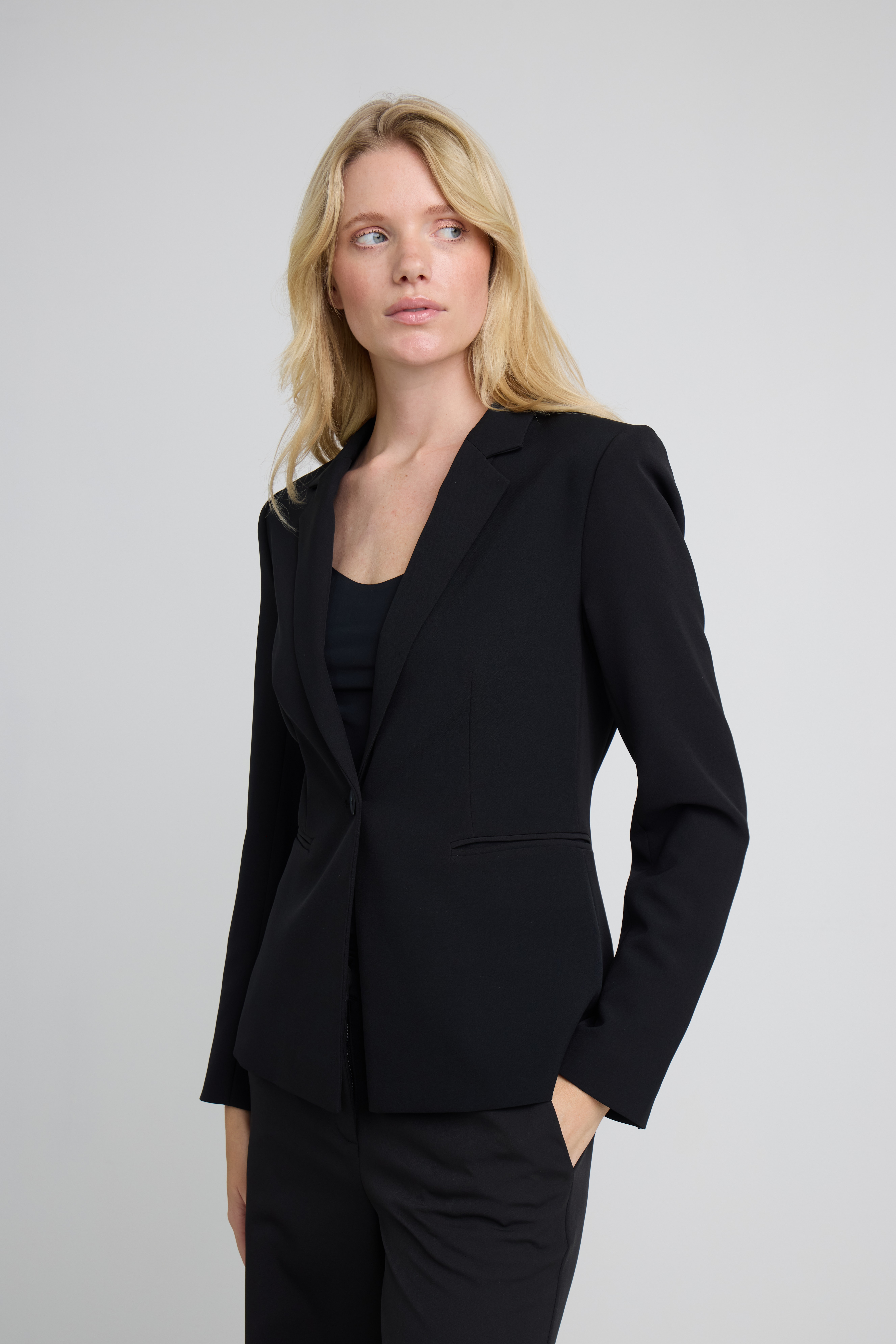 IHLEXI Blazer LOCATION NONE 20112607-194008