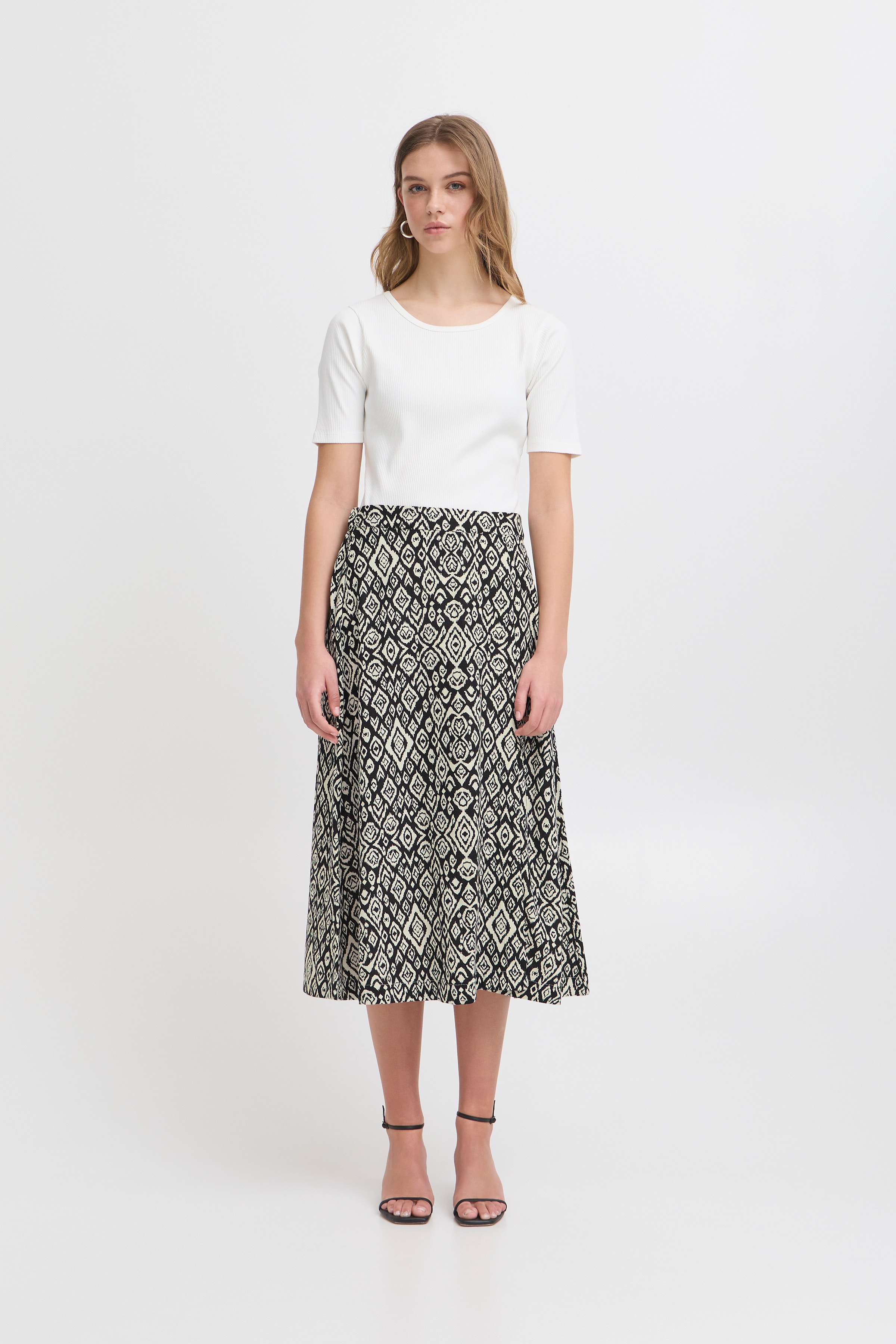 Skjørt LOOKBOOK FRONT 20122915-204432